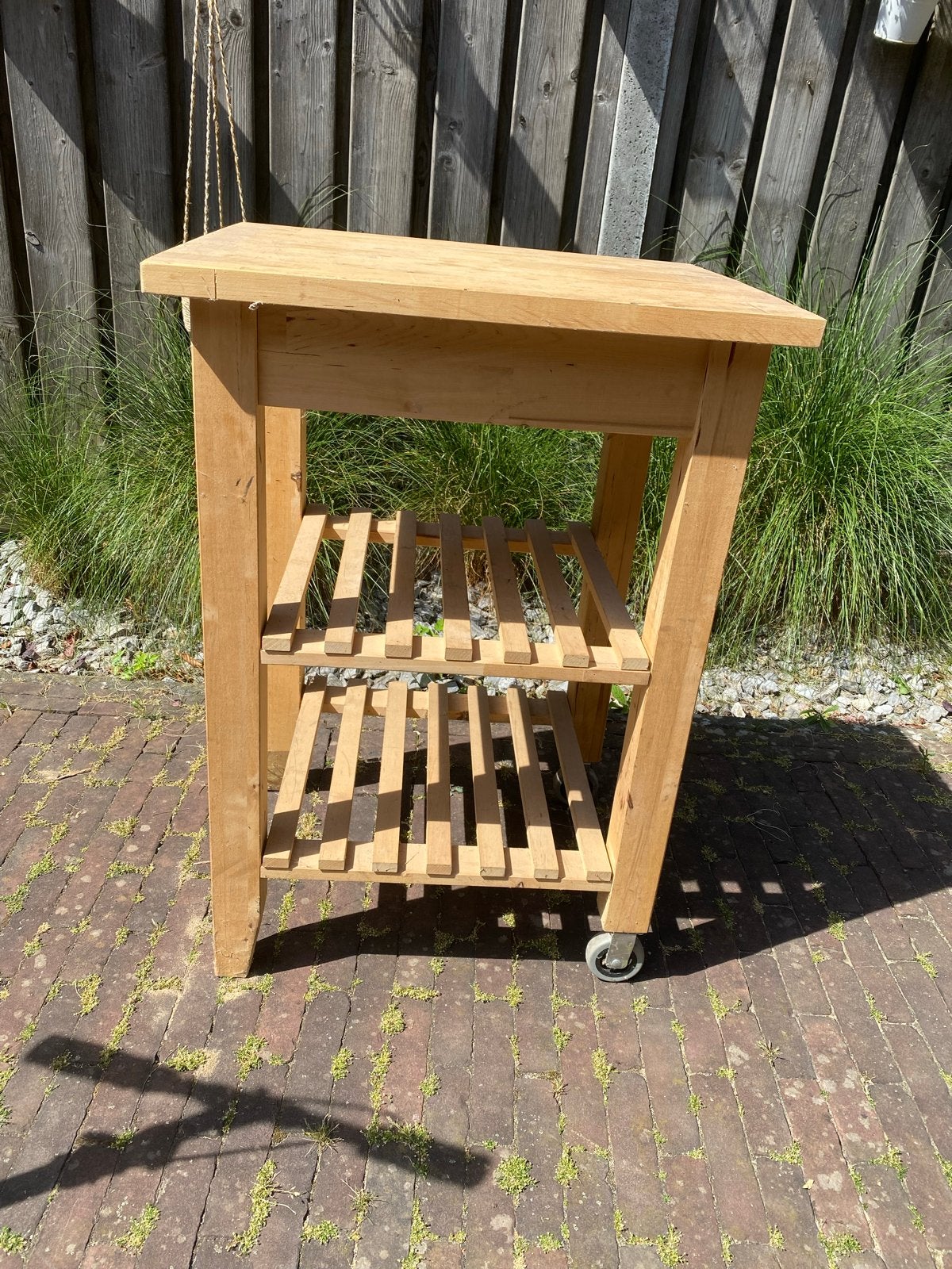 Houten keukentrolley / bijzettafel op wielen, Ophalen, Minder dan 55 cm, Gebruikt, 60 cm of meer