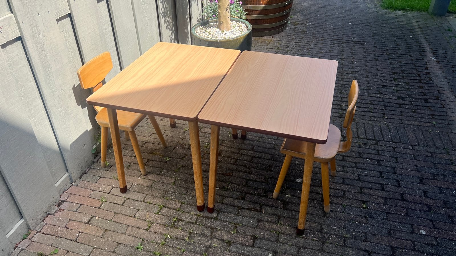 Twee vintage Schilte schoolstoeltjes peuter+twee tafeltjes, Ophalen, Gebruikt, Stoel(en)