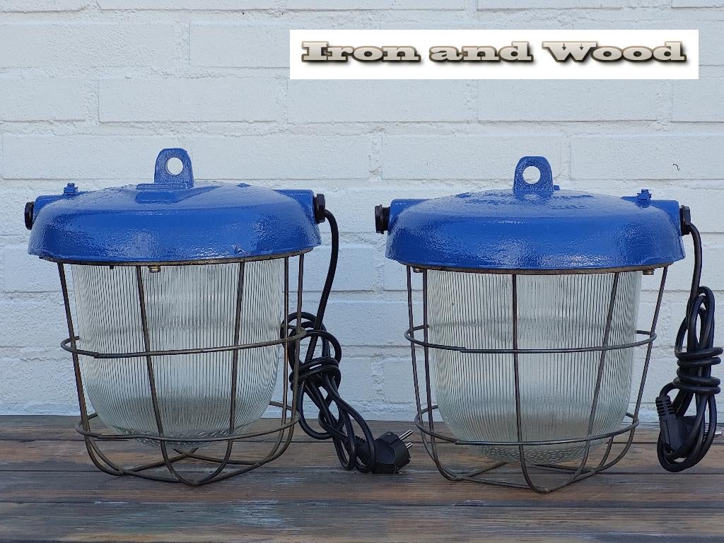 Industriele blauwe oude mijnlamp- bully - kooilamp H30 D28, Ophalen of Verzenden, Gebruikt, Glas, Oud industrieel vintage robuust loft blauw bully mijnlamp