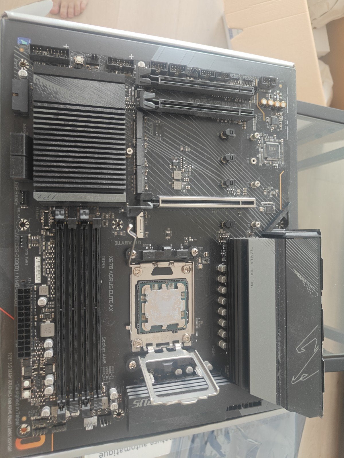 AMD Ryzen 5 7600X CPU & Moederbord (X670 AORUS ELITE AX), Computers en Software, Processors, Ophalen of Verzenden