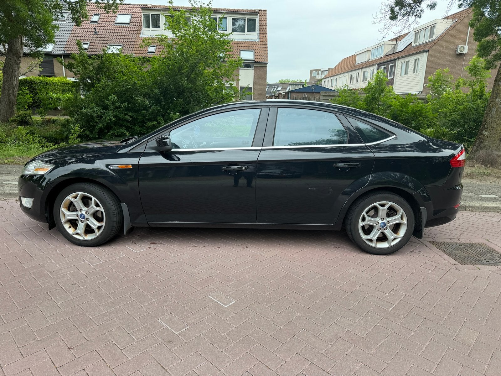 Ford mondeo te koop Ivm Emigratie,, Auto's, Stof, Zwart, Zwart, Handgeschakeld