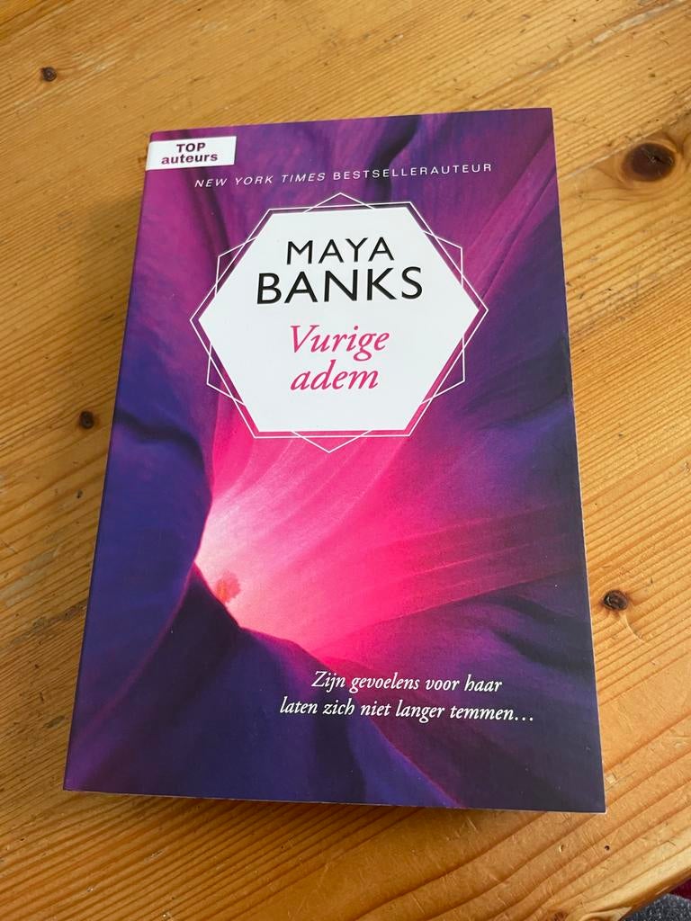 Pocketboek Maya Banks - Vurige adem, Boeken, Ophalen of Verzenden, Zo goed als nieuw