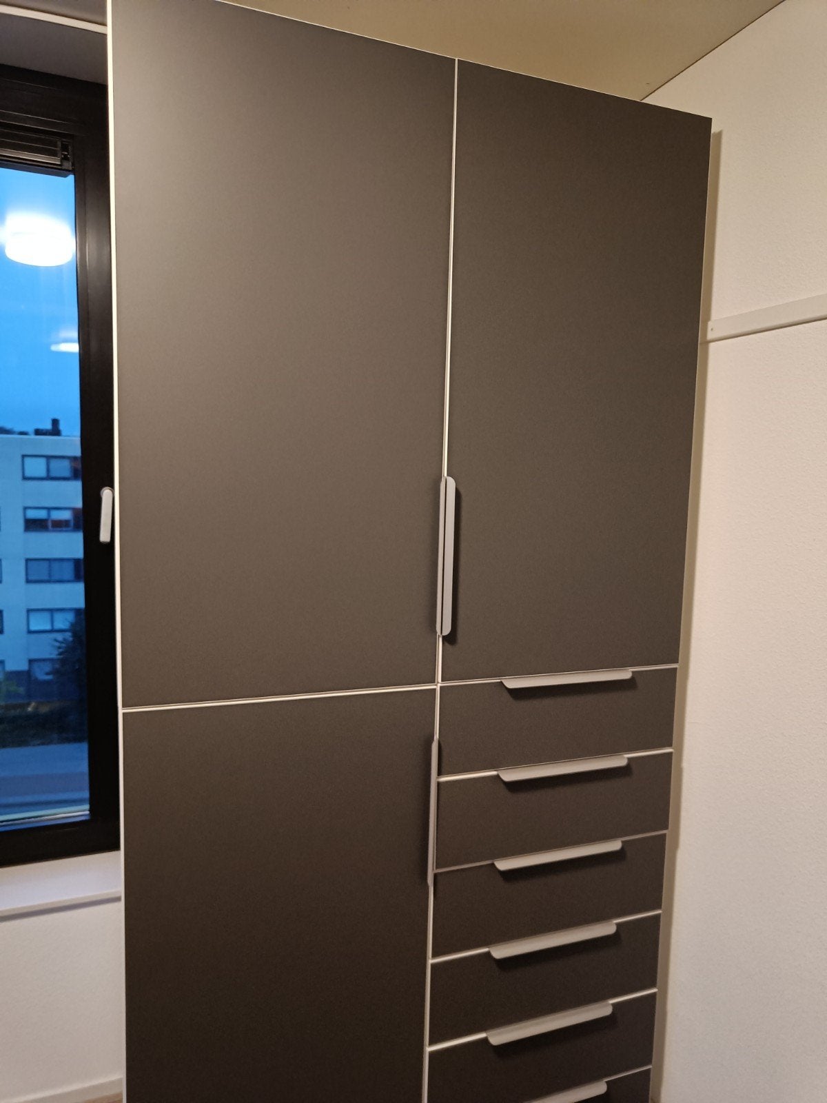 Moderne kledingkast met lades en deuren, Ophalen, Overige materialen, 100 tot 150 cm, 200 cm of meer