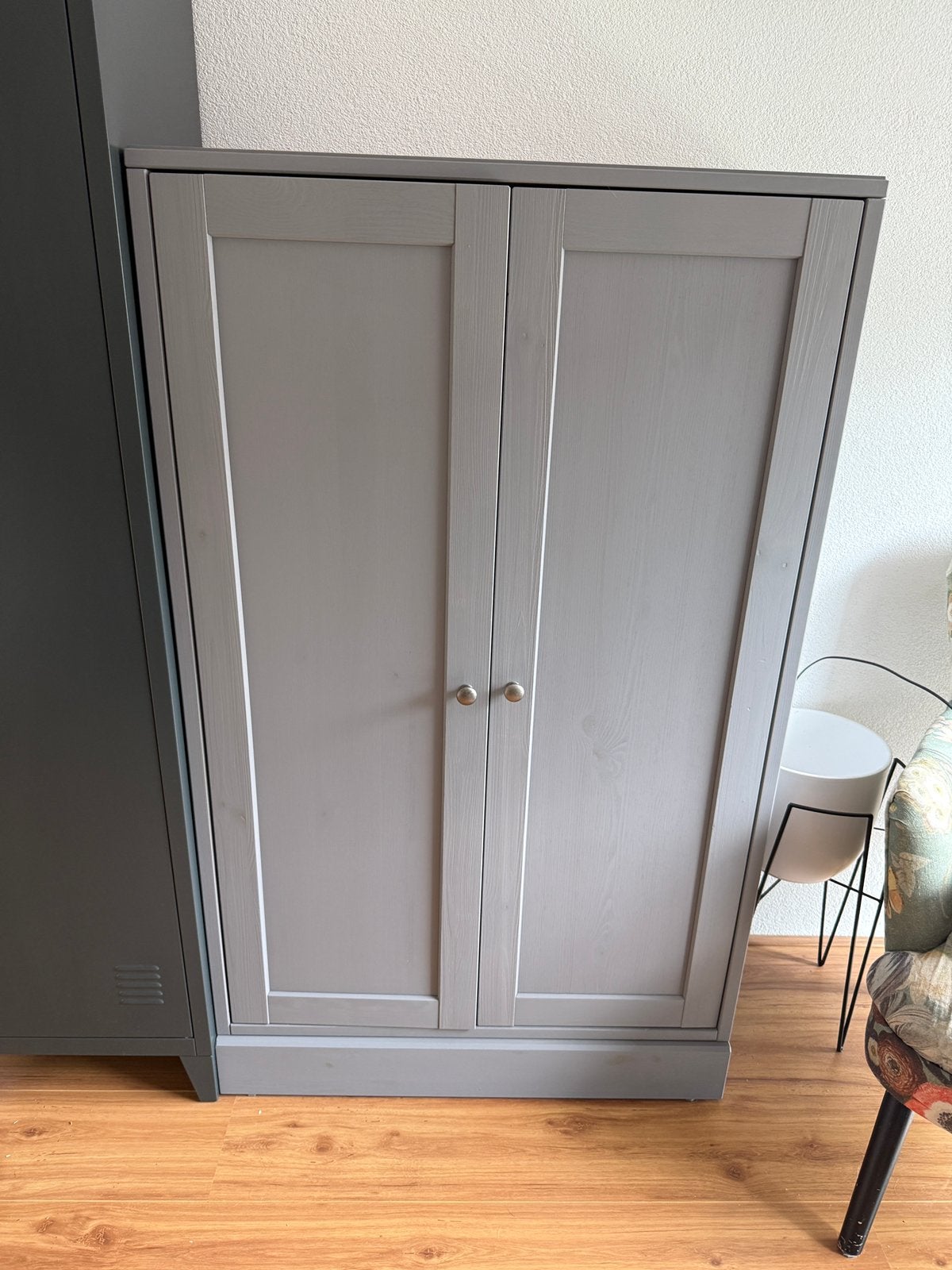 Houten boekenkast | ikea | grijs, Ophalen, Met deur(en), 50 tot 100 cm, Zo goed als nieuw