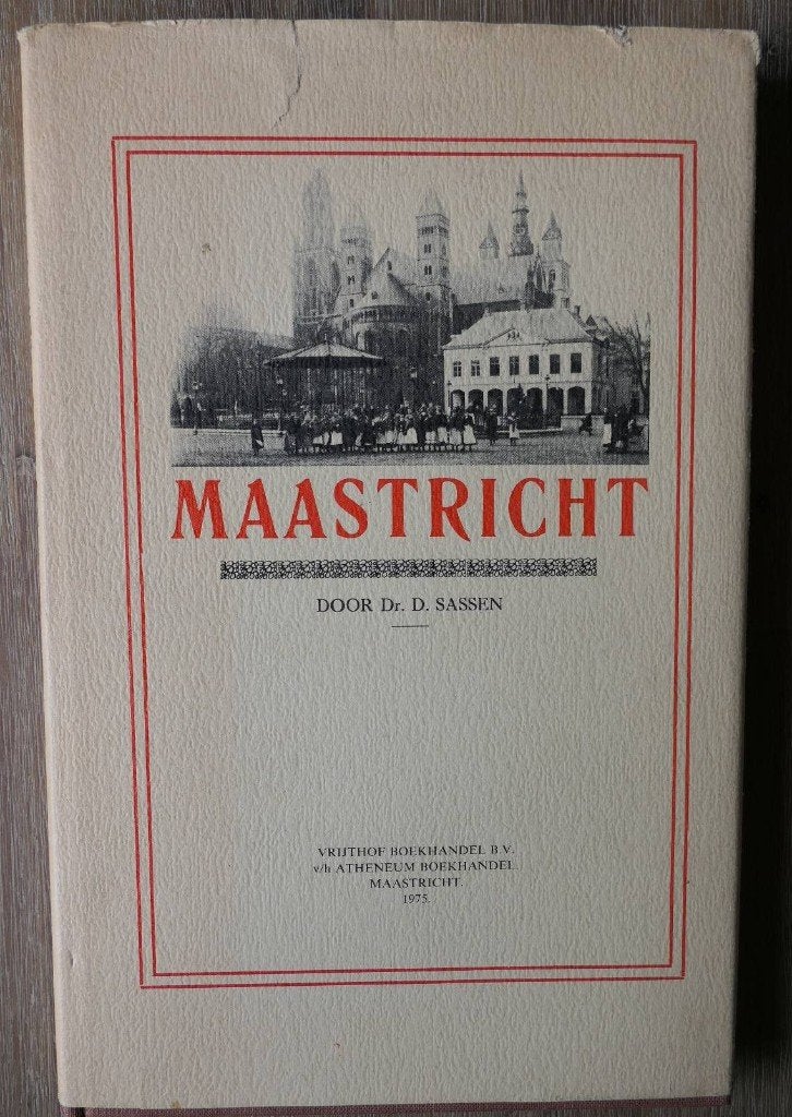 Boek:  Dr. D. Sassen – Maastricht (1975 Facsimile van 1925), Ophalen of Verzenden, Gelezen