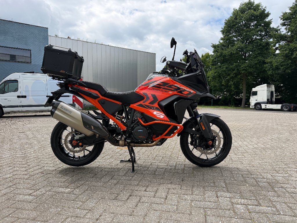 KTM 1290 SAS (2023) – Garantie tot 05-2027 & Grote Beurt!, 2 cilinders, Handvatverwarming, Motorrijbewijs A, Gebruikt