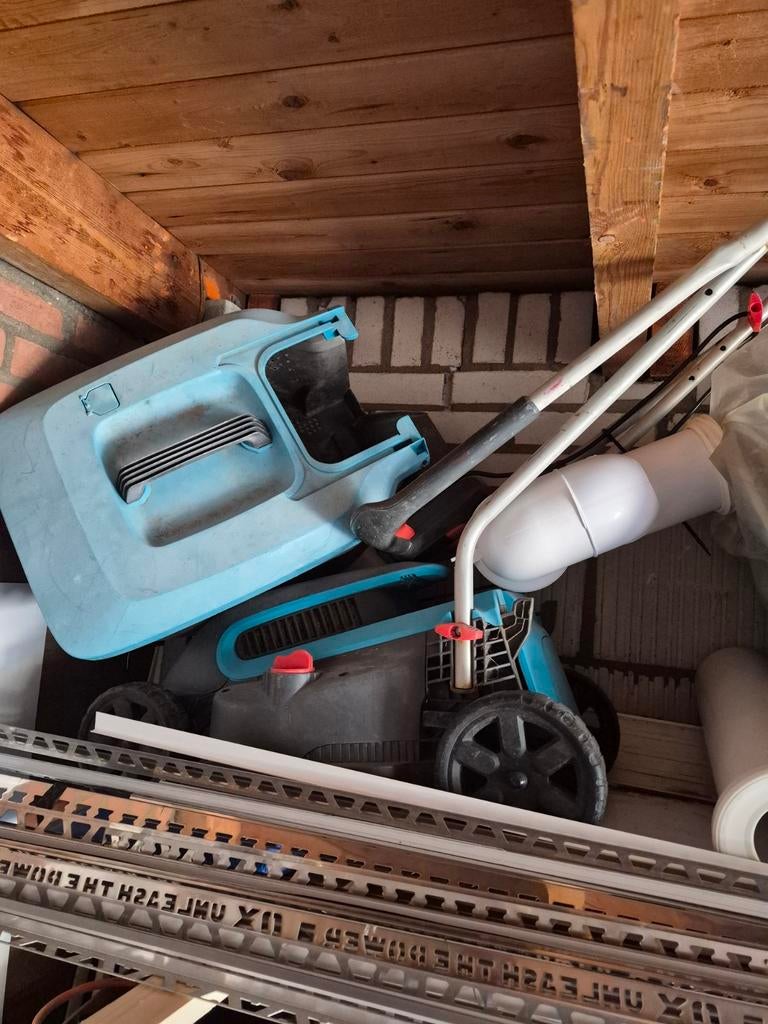 Grasmaaier met nieuw blad en opvangbak, Ophalen, Gebruikt, Elektrische grasmaaier, Opvangbak