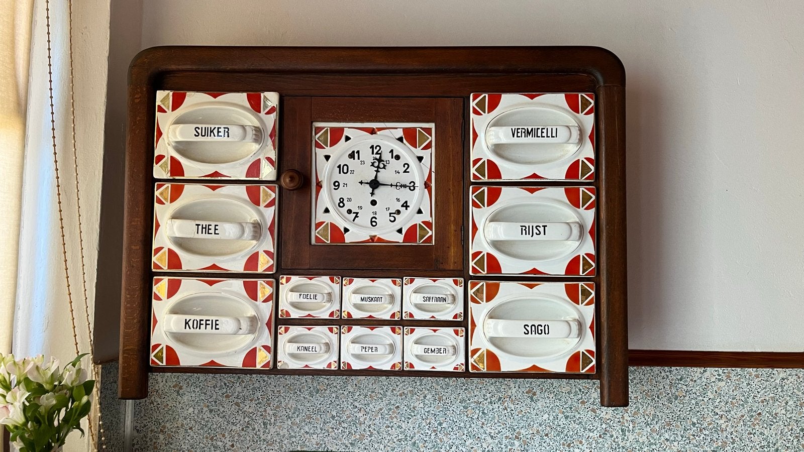 Vintage kruidenrek met klok en keramische lades, Ophalen