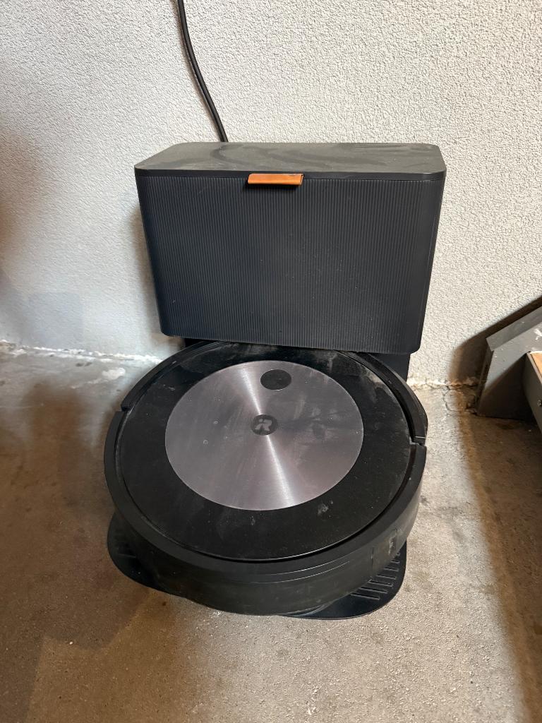 Irobot Roomba J7+, Witgoed en Apparatuur, Ophalen, Dweilfunctie, Gebruikt, IRobot
