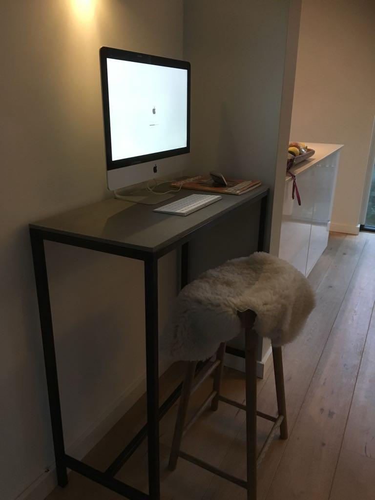 Zeer mooi sidetable/werkplek/bureau, Ophalen, Zo goed als nieuw