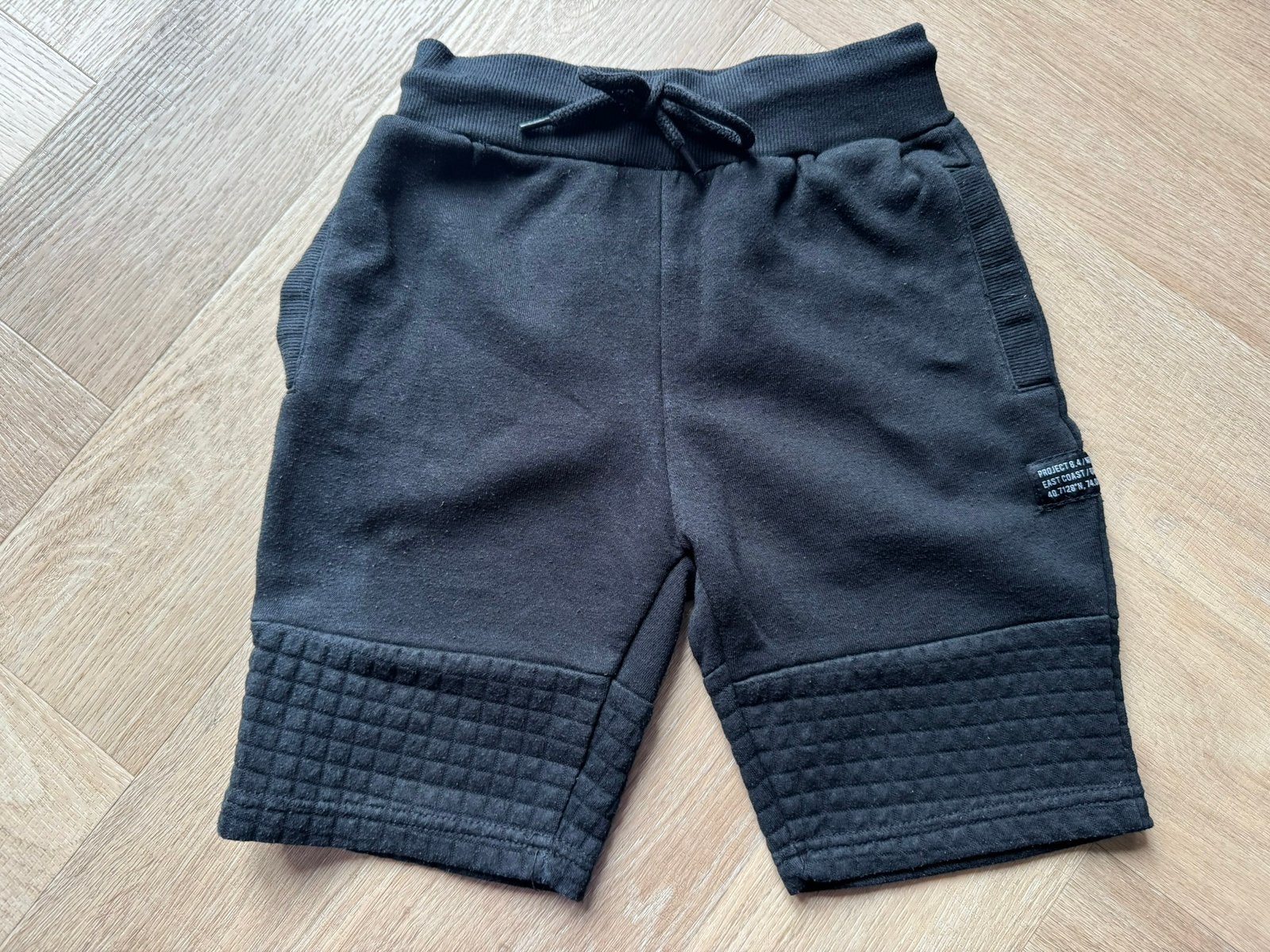 Primark jongens korte broek zwart maat 128, Ophalen of Verzenden, Gebruikt, Jongen, Broek