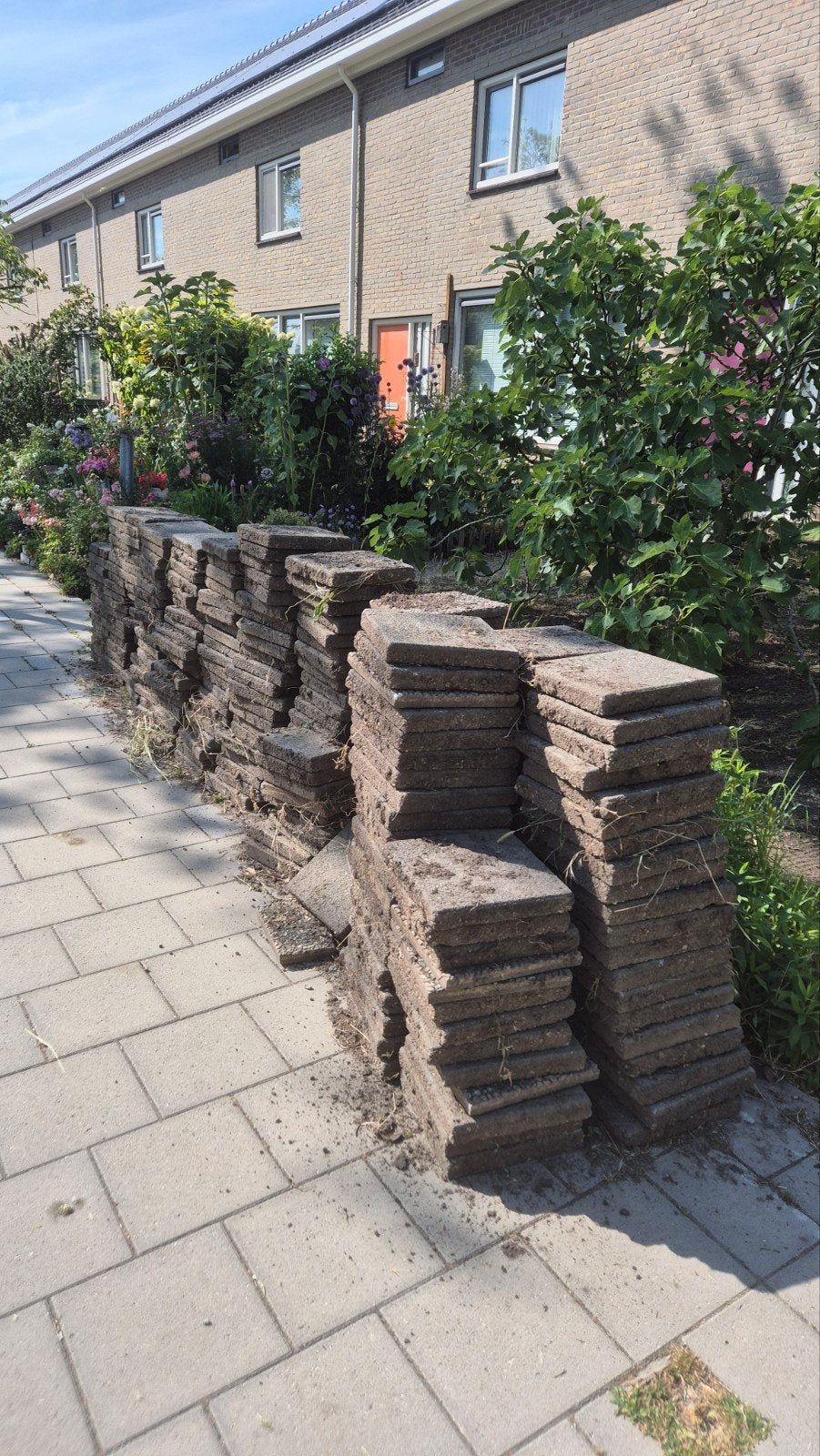 Gratis gebruikte terras tegels, ca. 25m2?, Tuin en Terras, Ophalen, Gebruikt, 10 m² of meer, Beton