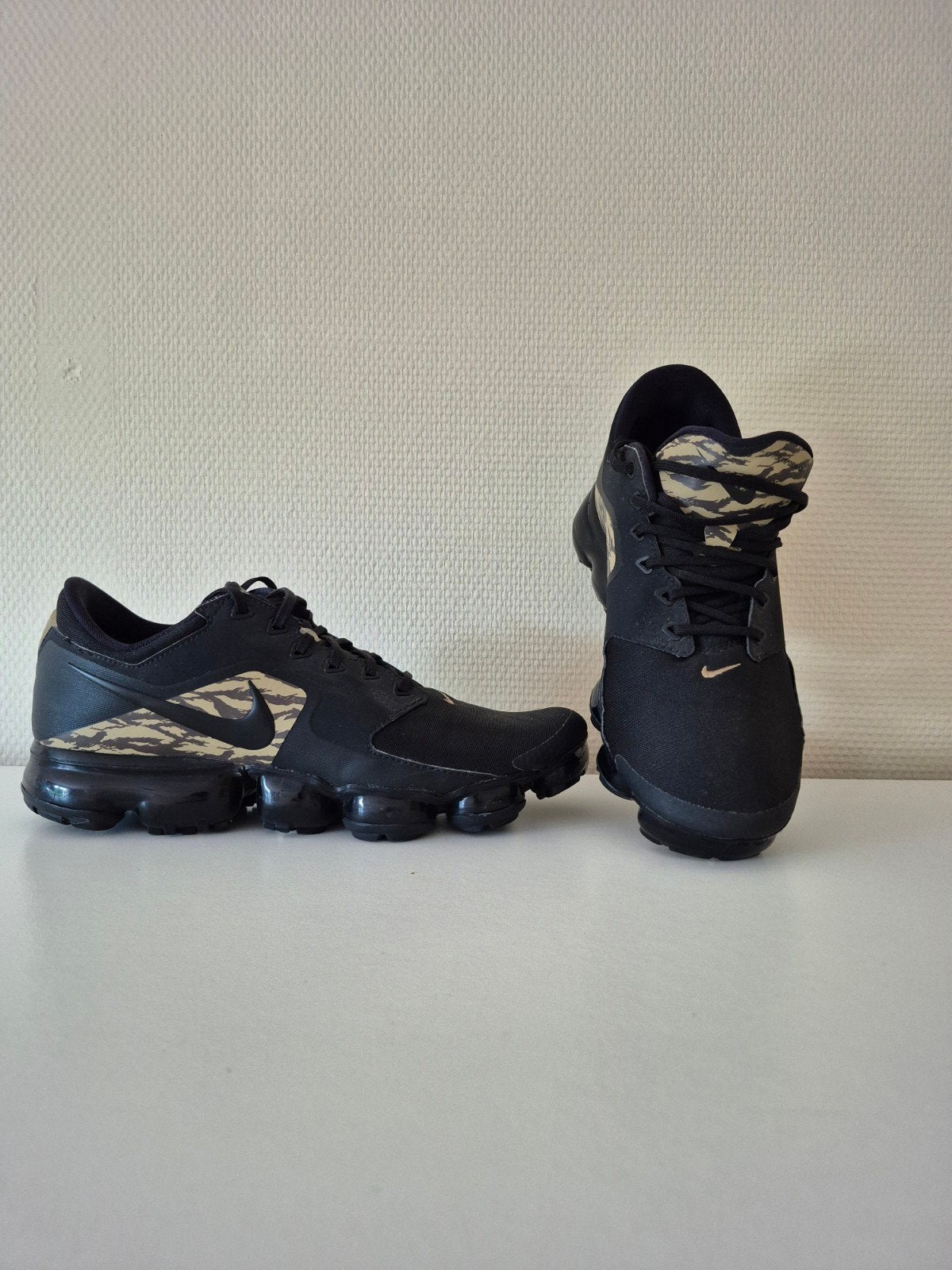 Nike Vapormax Camo - Zwart met Camouflage Details, Zwart, Nike, Ophalen of Verzenden, Sneakers of Gympen