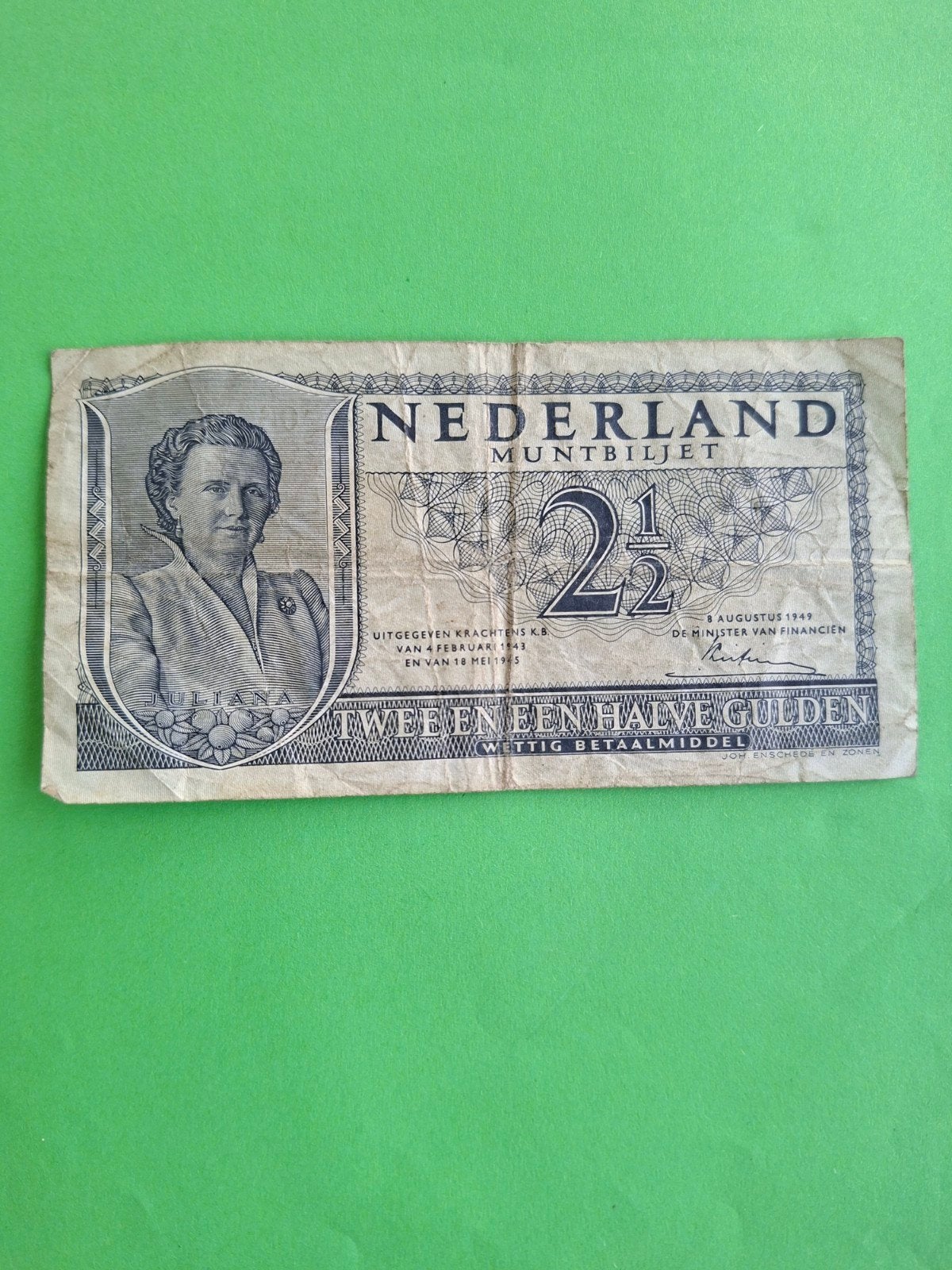 2,5 gulden Juliana uit 1949 in ZF
Serie nummer 6 YF 060460
P, Ophalen of Verzenden, 2½ gulden, Los biljet