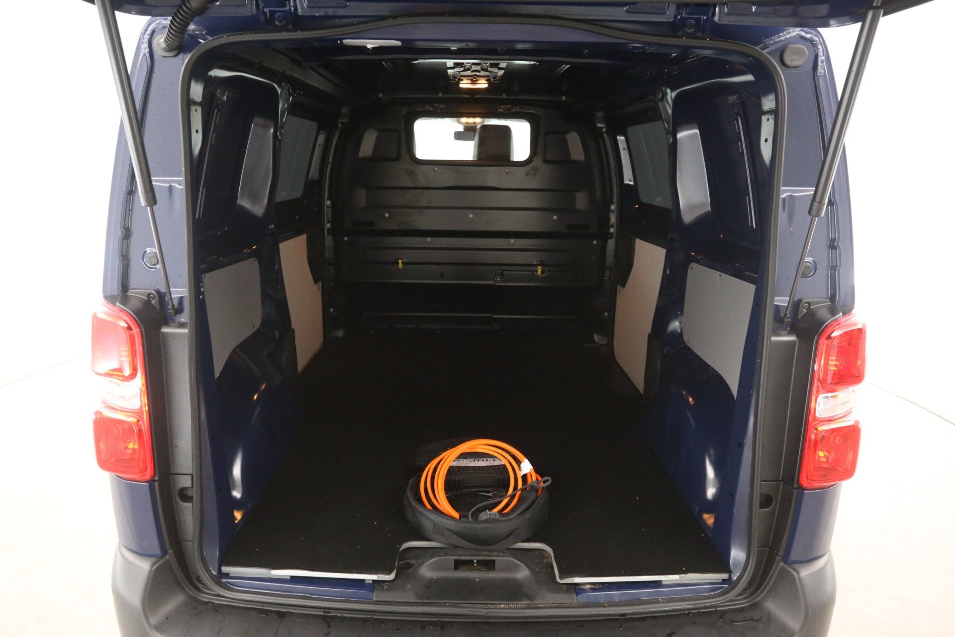 Peugeot e-Expert 75 kWh L2H1 Long Range | Snelladen | SOH 96, Automaat, Gebruikt, Blauw, 75 kWh