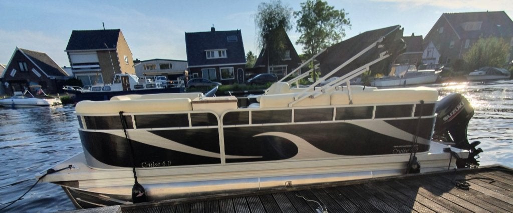 Pontonboot, Watersport en Boten, Motorboten en Motorjachten, Buitenboordmotor, Biminitop, Zo goed als nieuw, Benzine