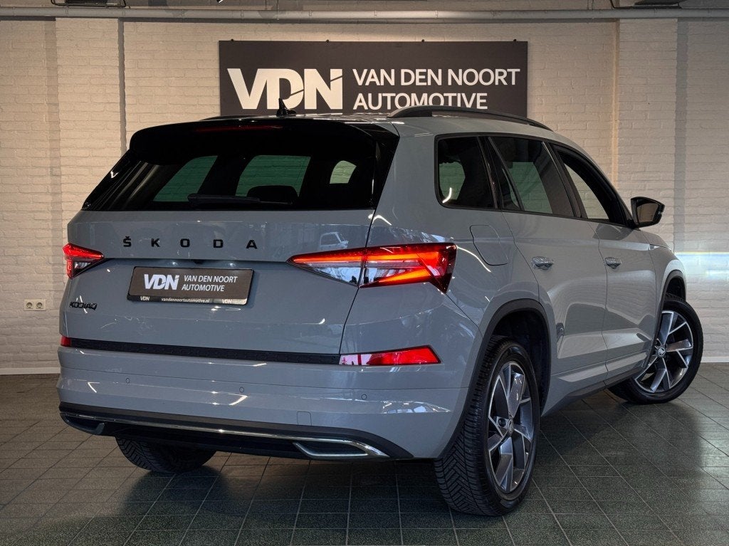 Skoda KODIAQ 1.5 TSI ACT Sportline Business Trekhaak Camera, USB, Huisgarantie, 4 cilinders, 14 km/l