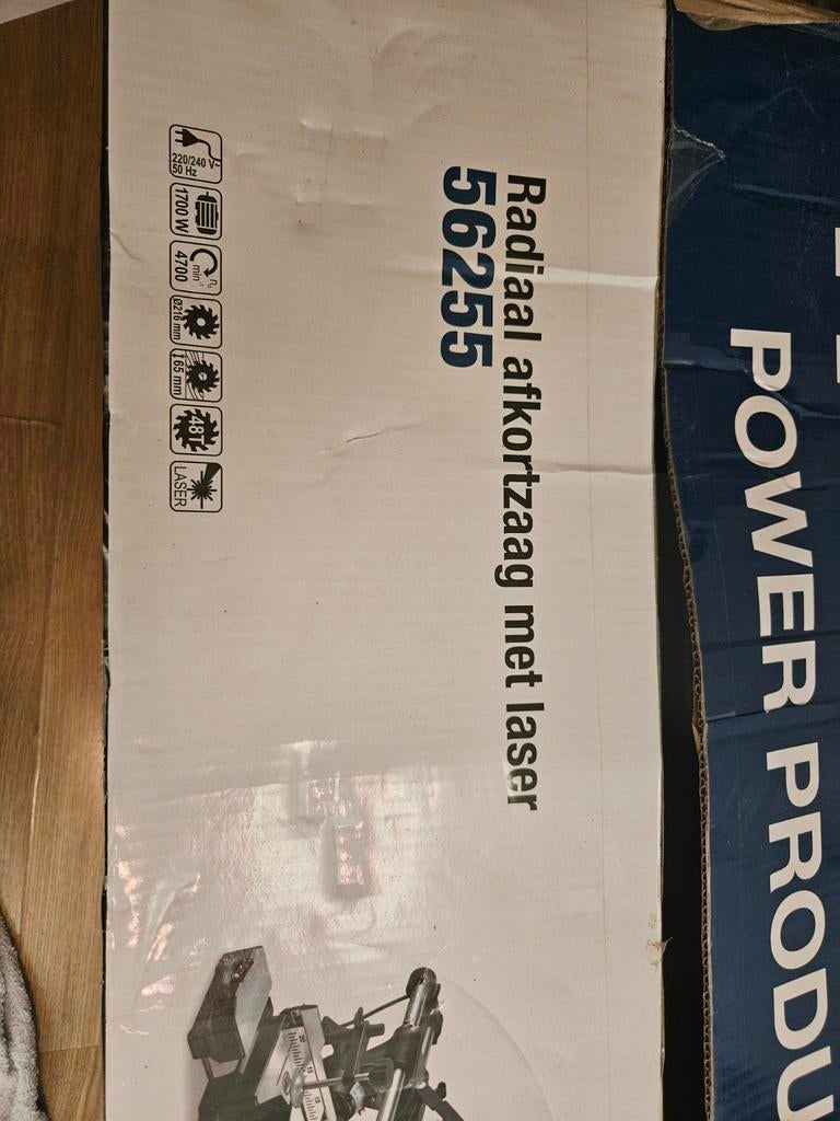 Zo goed als nieuwe Hyundai radiaal afkortzaag met laser, Doe-het-zelf en Verbouw, Ophalen, 70 mm of meer, Zo goed als nieuw, Afkortzaag