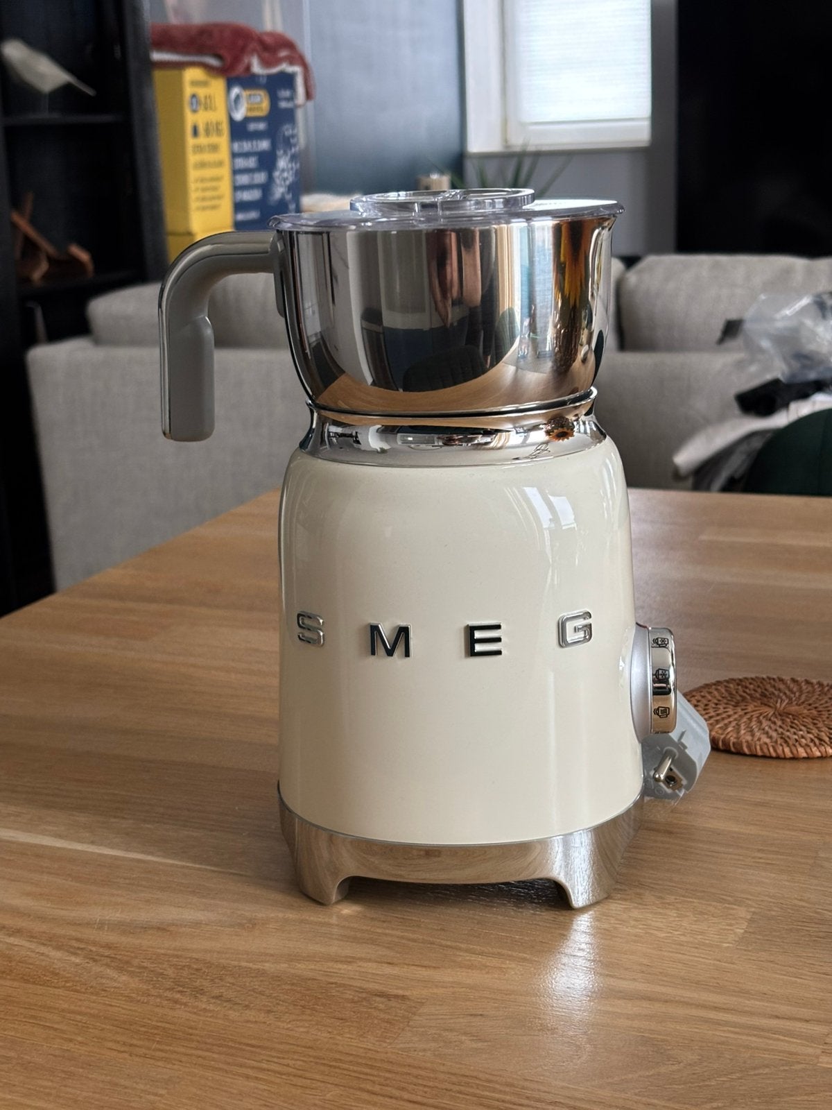 NIEUW | Smeg Melkopschuimer Crème, Ophalen of Verzenden, Nieuw, Elektrische melkopschuimer