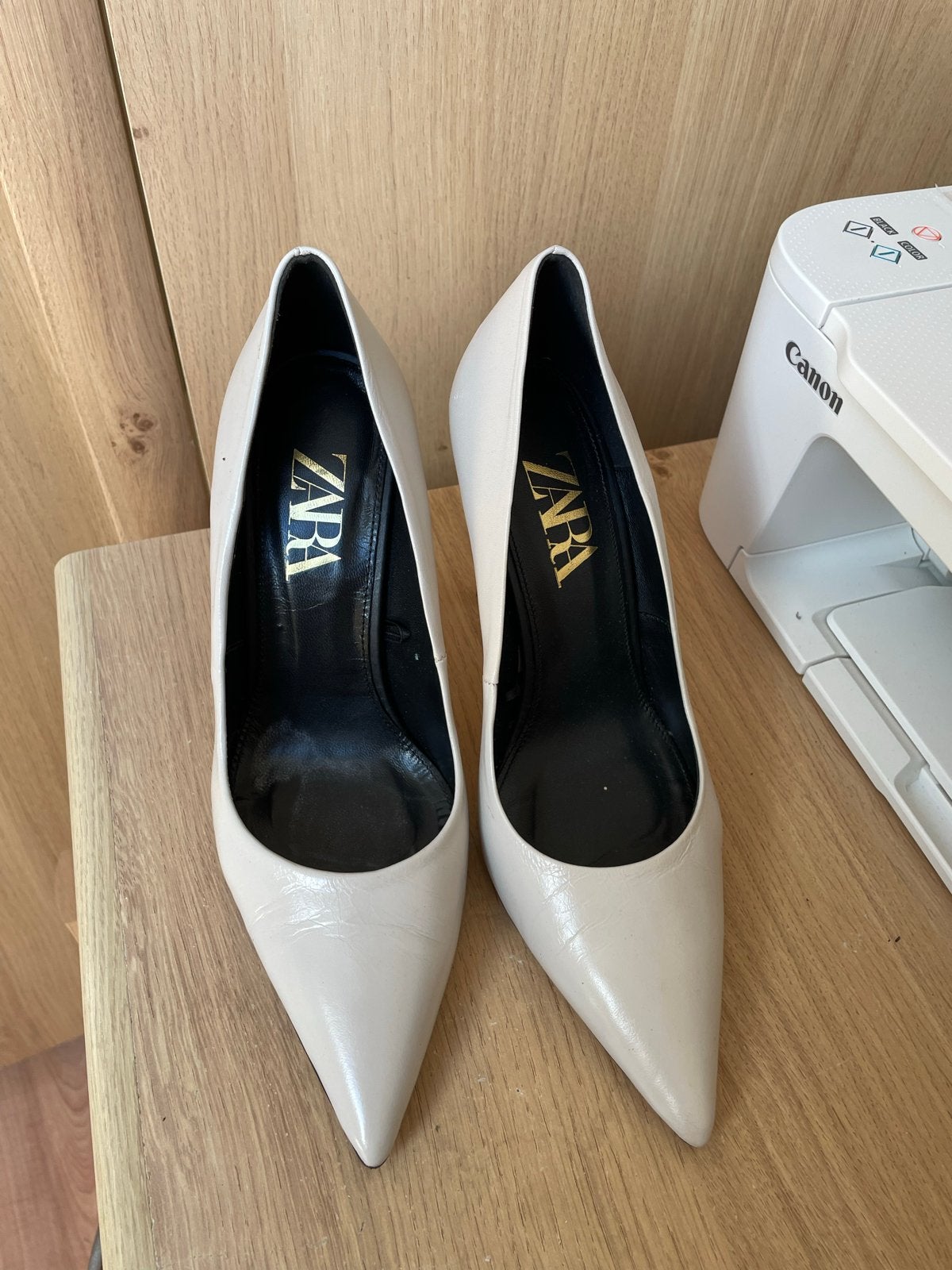 Zara Pumps - Beige Hakken Maat 40, Ophalen of Verzenden, Gedragen, Beige, Pumps