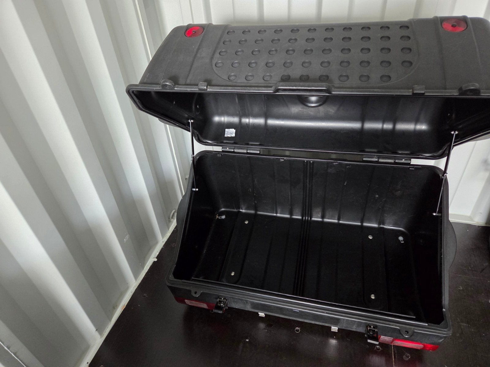 Trekhaakkoffer TowBox V1 Black 280 liter, Auto diversen, Dakkoffers, Ophalen, Gebruikt