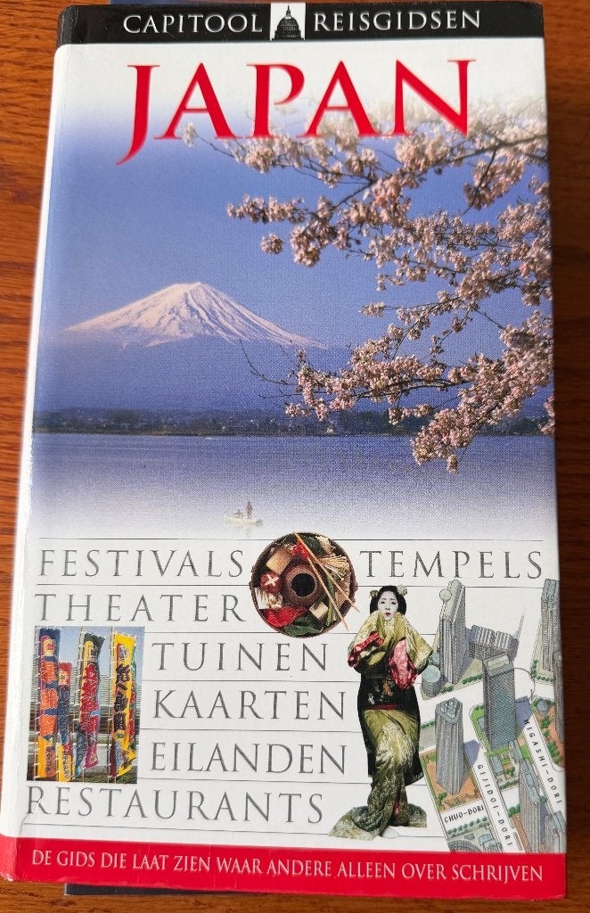 Reisgids Japan Capitool, Overige merken, Ophalen of Verzenden, Zo goed als nieuw, Reisgids of -boek