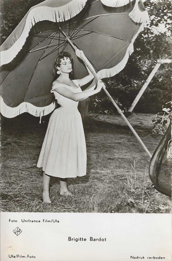Filkmsterren ansichtkaart Brigitte Bardot, Verzenden, 1940 tot 1960, Ongelopen, Sterren en Beroemdheden