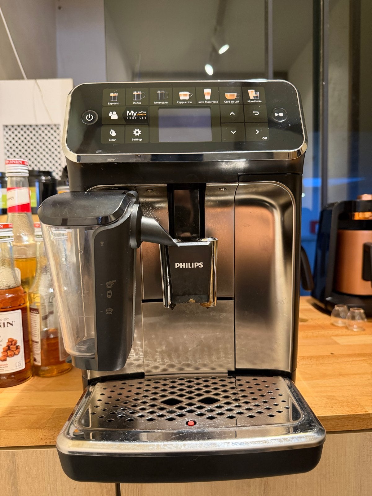 Philips volautomatische espressomachine - Zo goed als nieuw, Afneembaar waterreservoir, Espresso apparaat, Zo goed als nieuw, 2 tot 4 kopjes