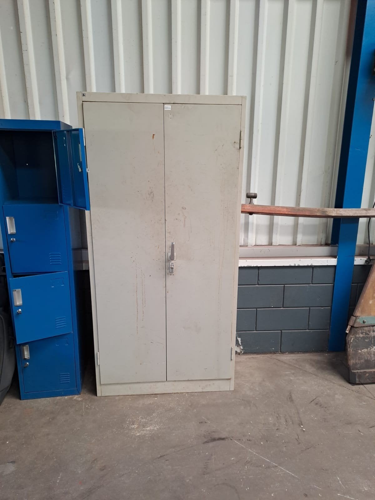 blauwe locker kast lockerkast, Ophalen