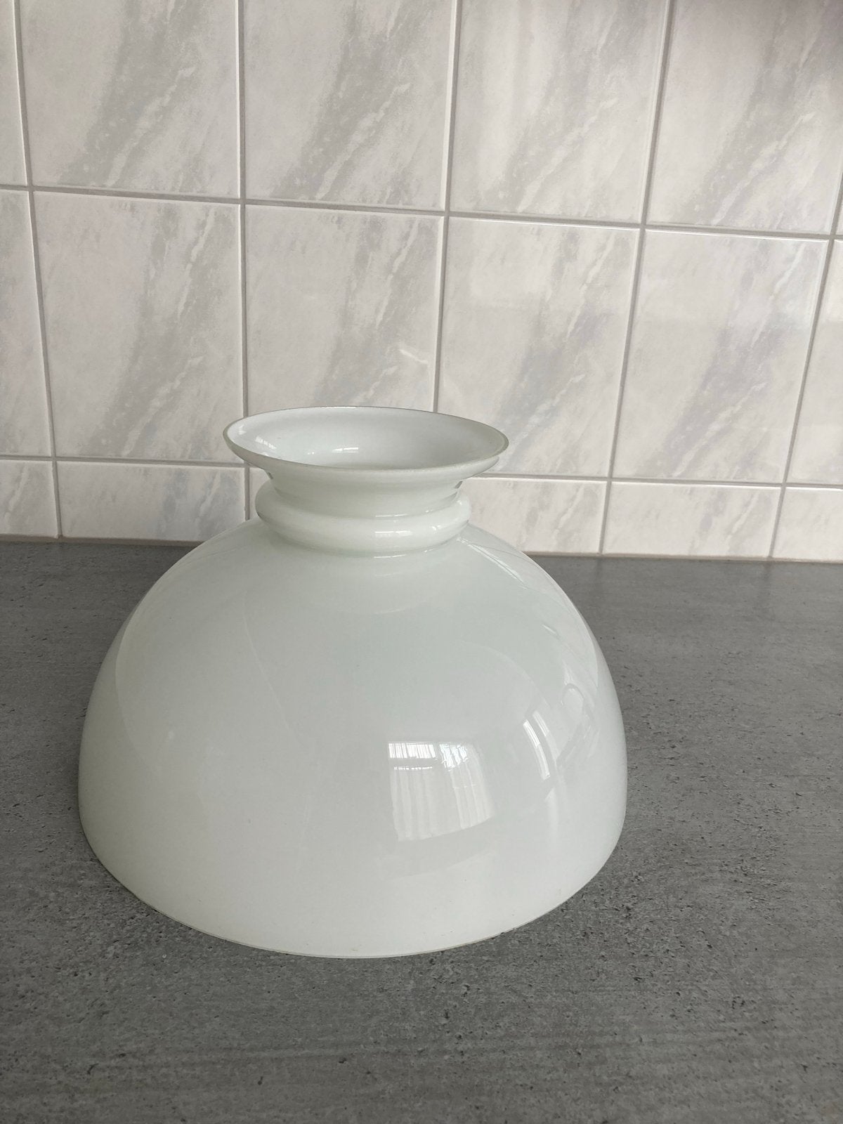 Witte glazen lampenkap, vintage, rond, Huis en Inrichting, Lampen | Lampenkappen, Gebruikt, Wit, Rond, Ophalen of Verzenden