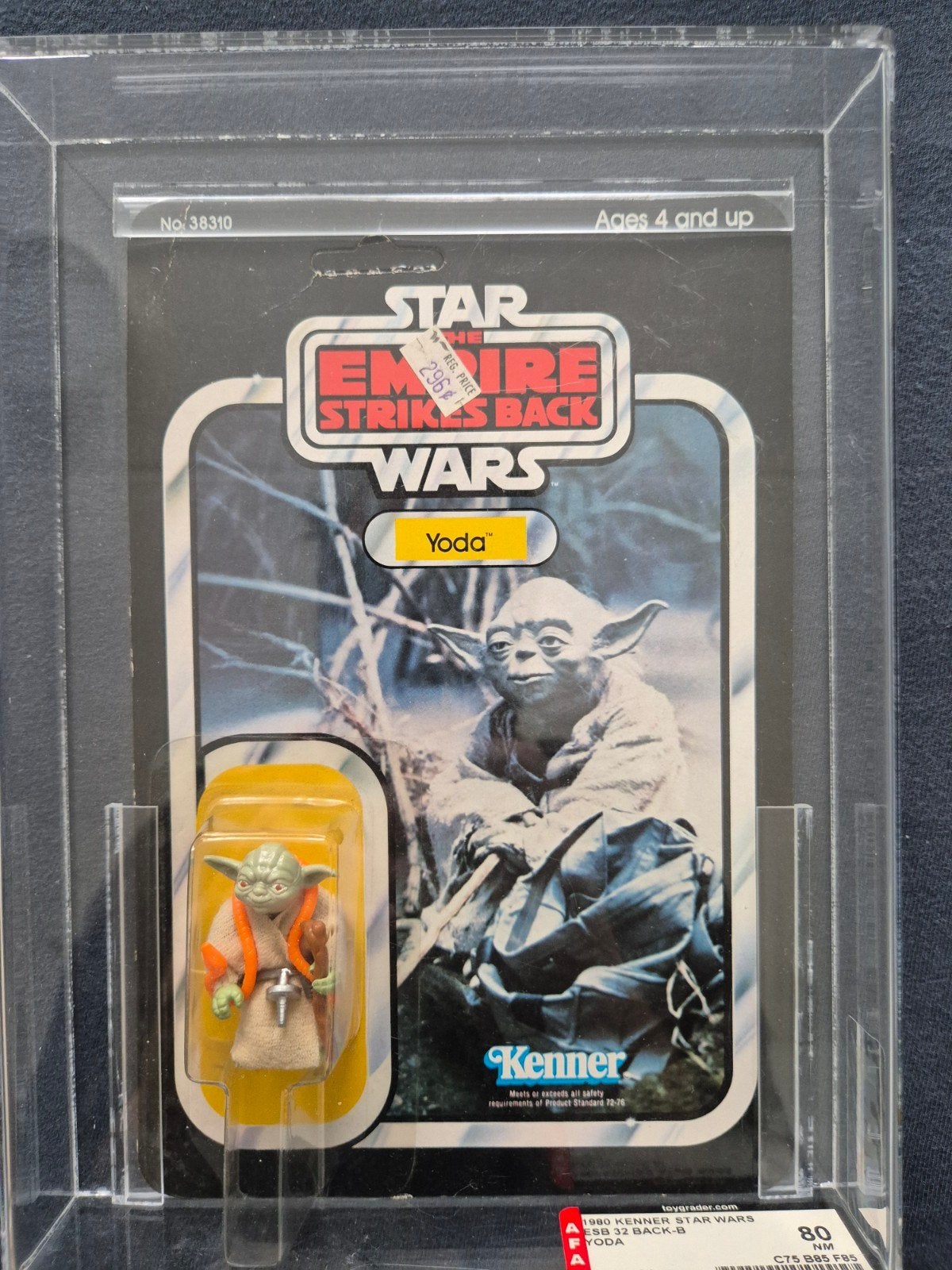 Star Wars The Empire Strikes Back Yoda AFA 80 NM, Ophalen of Verzenden, Actiefiguurtje
