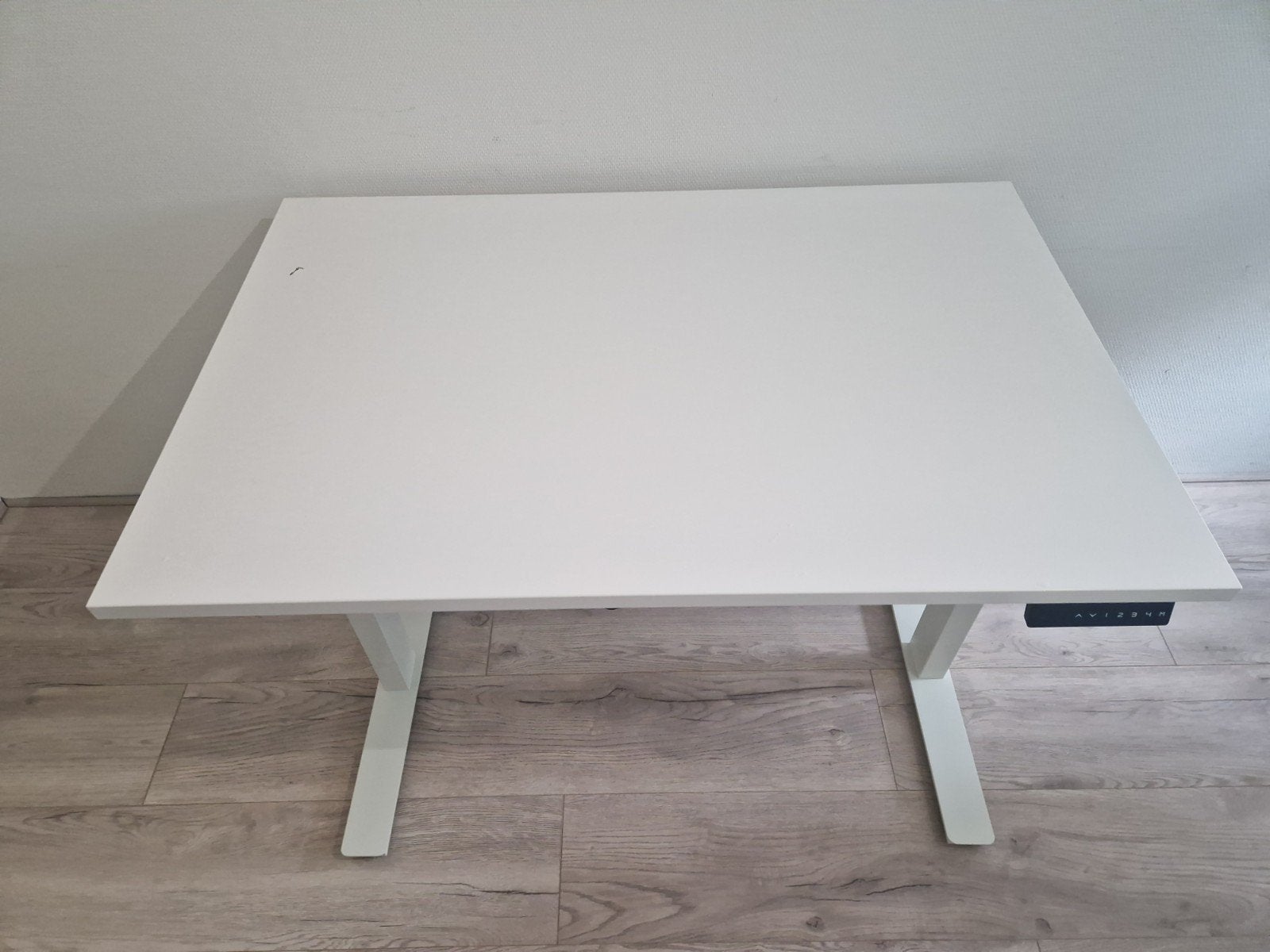 Wit elektrisch zit-sta bureau, Zit-sta bureau, 120 cm, Spaanplaat of MDF, Ophalen of Verzenden