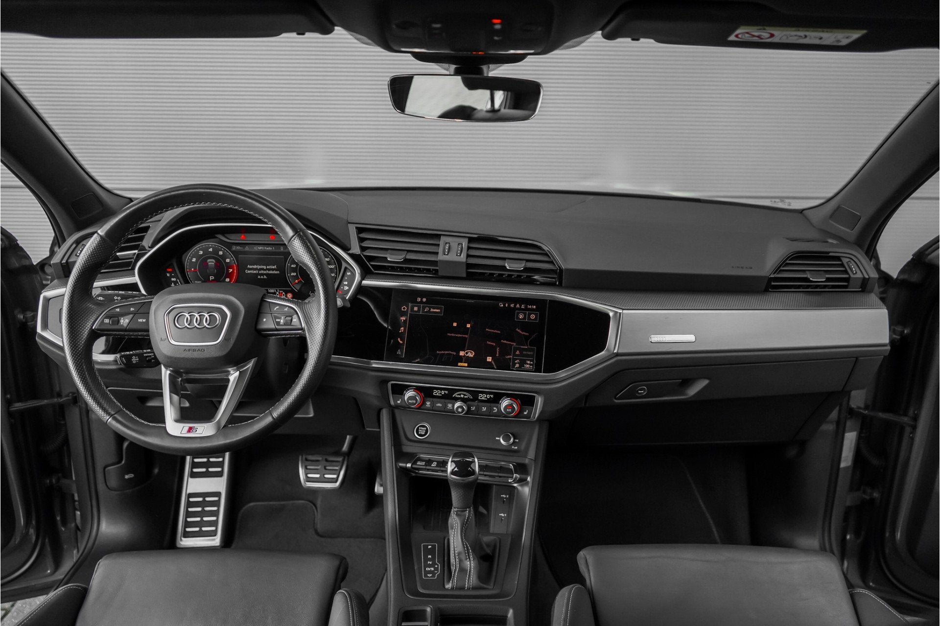 Audi Q3 Sportback 35 TFSI S Edition Zwart Optiek Chronosgrau, Auto's, 12 maanden, 15 km/l, 4 cilinders, 1505 kg