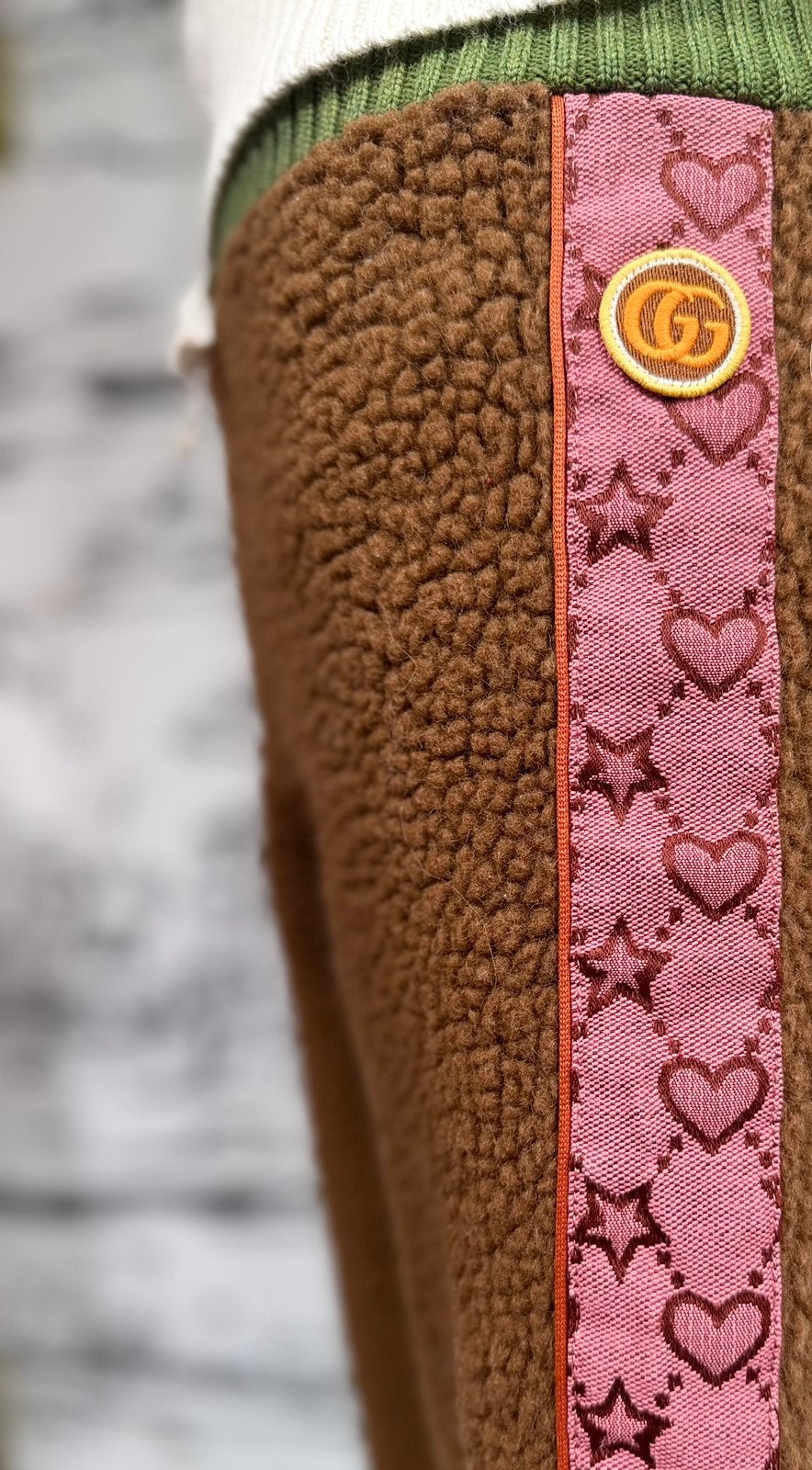 Gucci teddy fleece broek meisje maat 8, Broek, Meisje, Gucci EU, Zo goed als nieuw