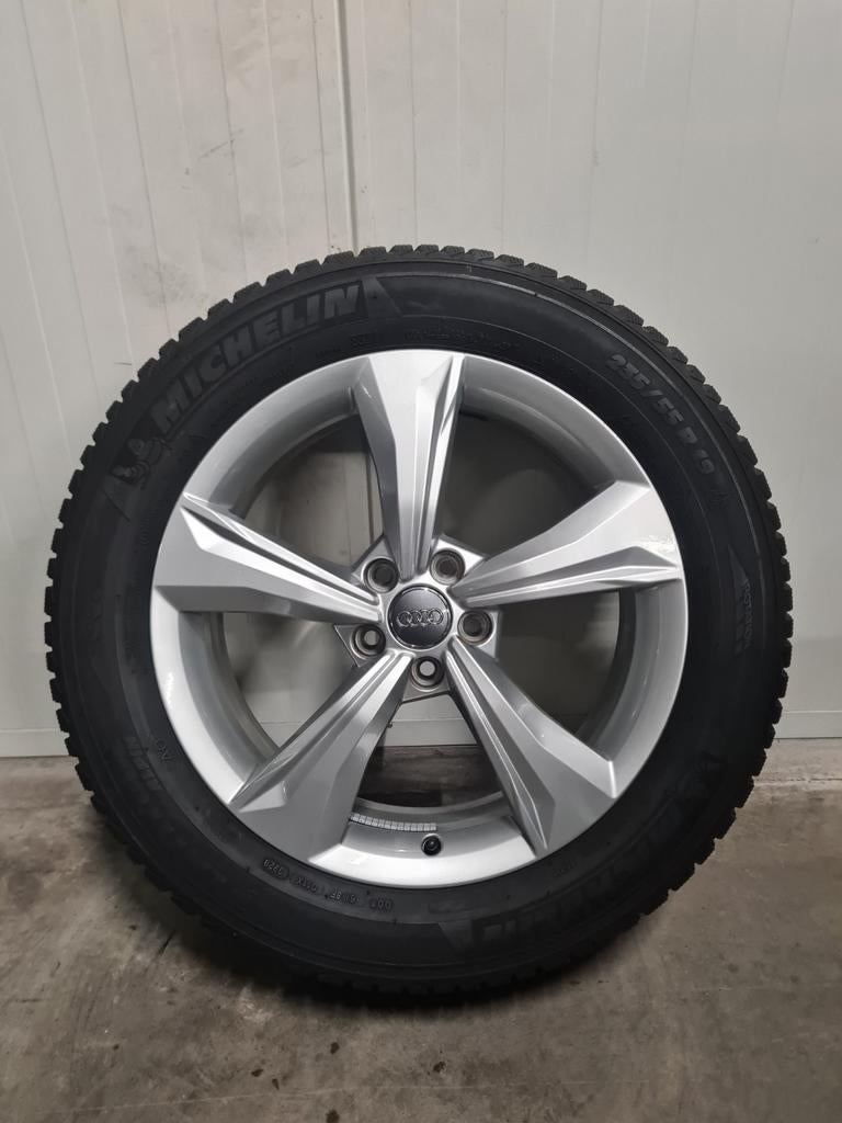 19' Audi Q5 SQ5 80A Velgen met winterbanden 2x 8mm 2x 6.5mm, 19 inch, Banden en Velgen, 235 mm, Personenwagen
