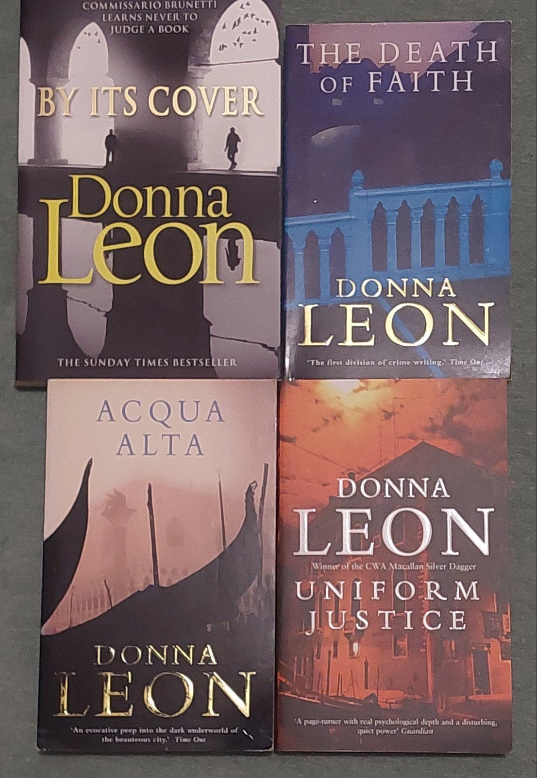 4 Engelse boeken van Donna Leon (detectives in Venetie), Boeken, Ophalen, Gelezen