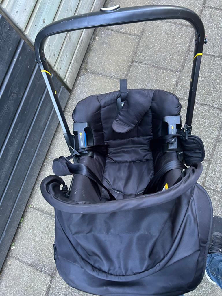 Doona autostoel en kinderwagen in één, Overige merken, Ophalen of Verzenden, 0 t/m 13 kg, Gebruikt