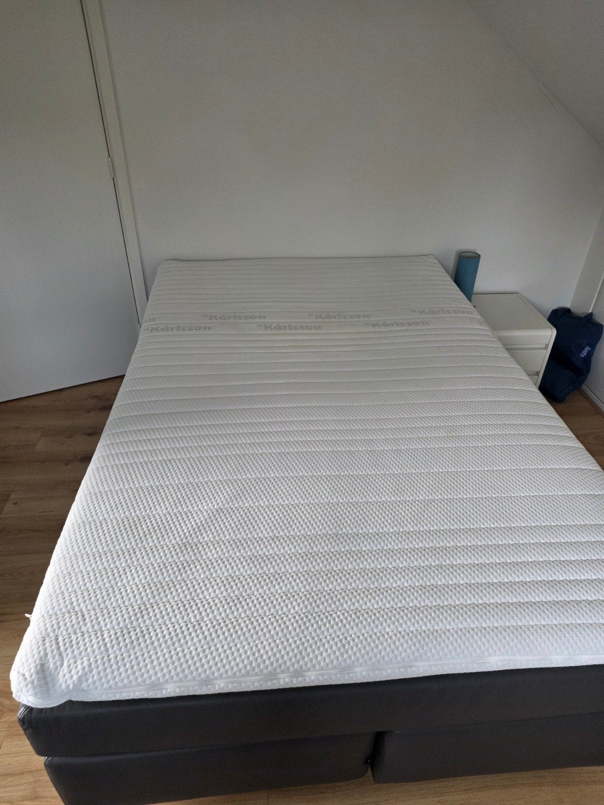 Karlsson boxspring met matras (140x210), Ophalen, Gebruikt, 210 cm, Tweepersoons