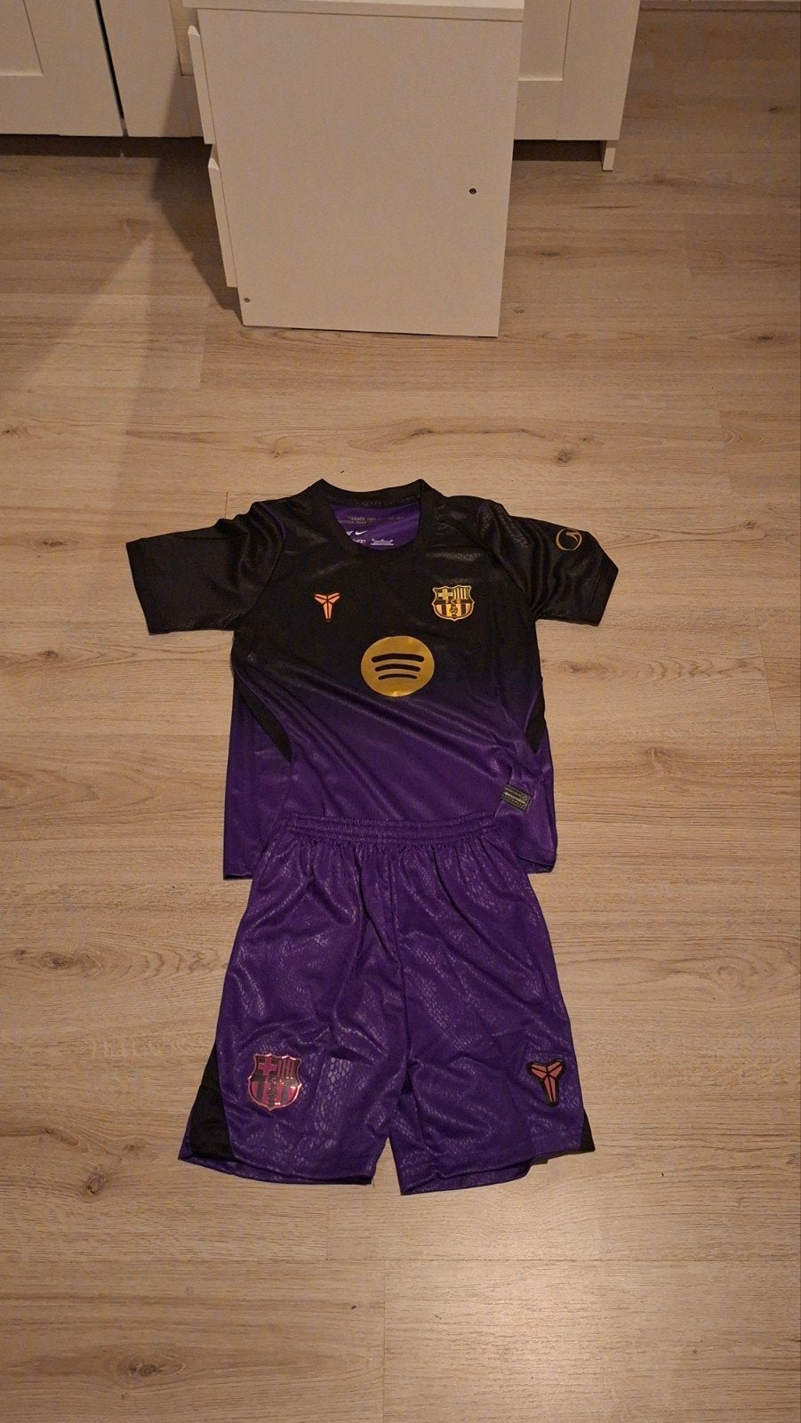 FC Barcelona uit tenue 2026-2027 maat 134-140, Ophalen of Verzenden, Zo goed als nieuw, Nike, Jongen of Meisje