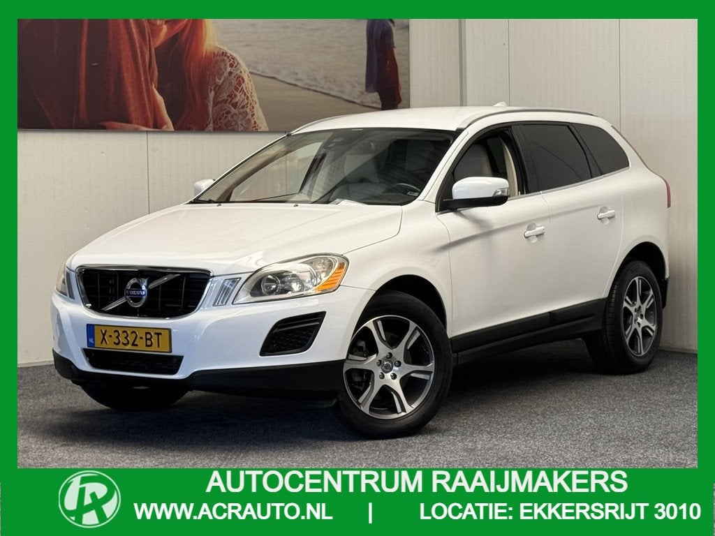 Volvo XC60 2.0 T5 FWD SUMMUM AUTOMAAT LEDER CRUISE CONTROL C, 15 km/l, Beige, 4 cilinders, 1969 cc