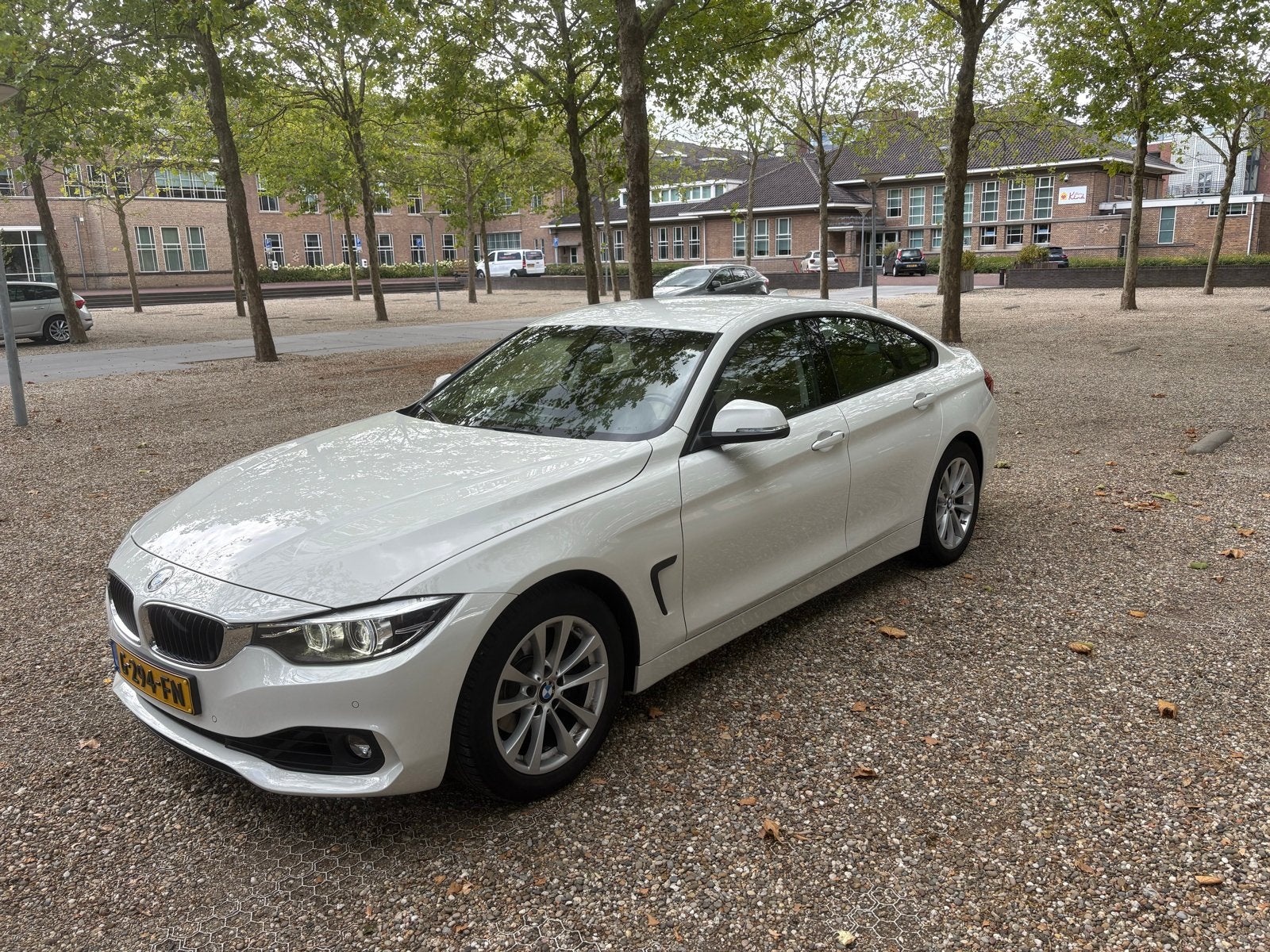 BMW 4-Serie Gran Coupé 418i 136pk Aut 2019 Wit, Automaat, Beige, Wit, Particulier