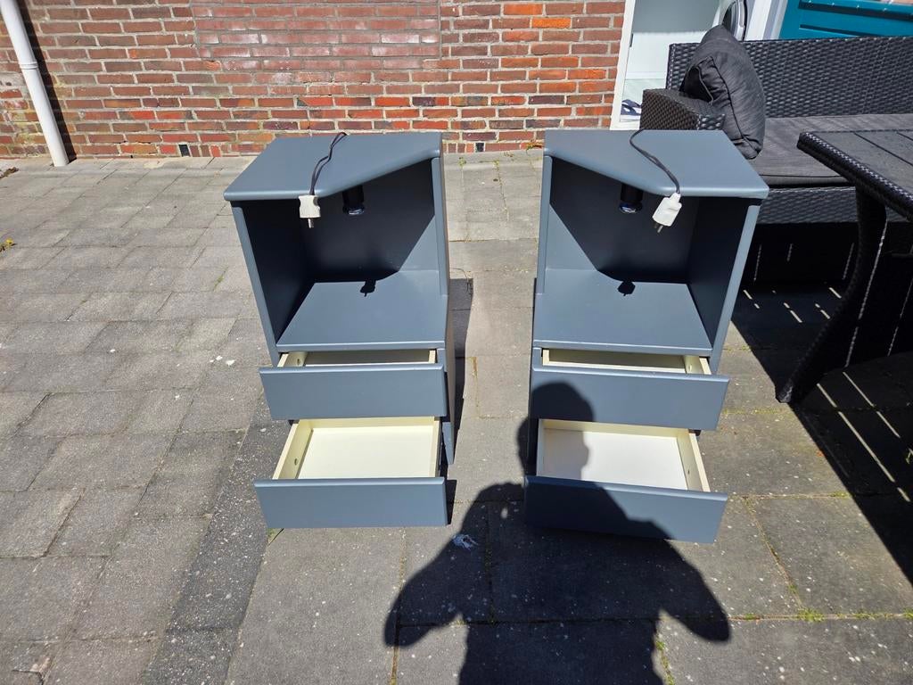 Nette hoge nachtkastjes (2st) met ingebouwde verlichting, Ophalen, Gebruikt, Minder dan 45 cm, 70 cm of meer