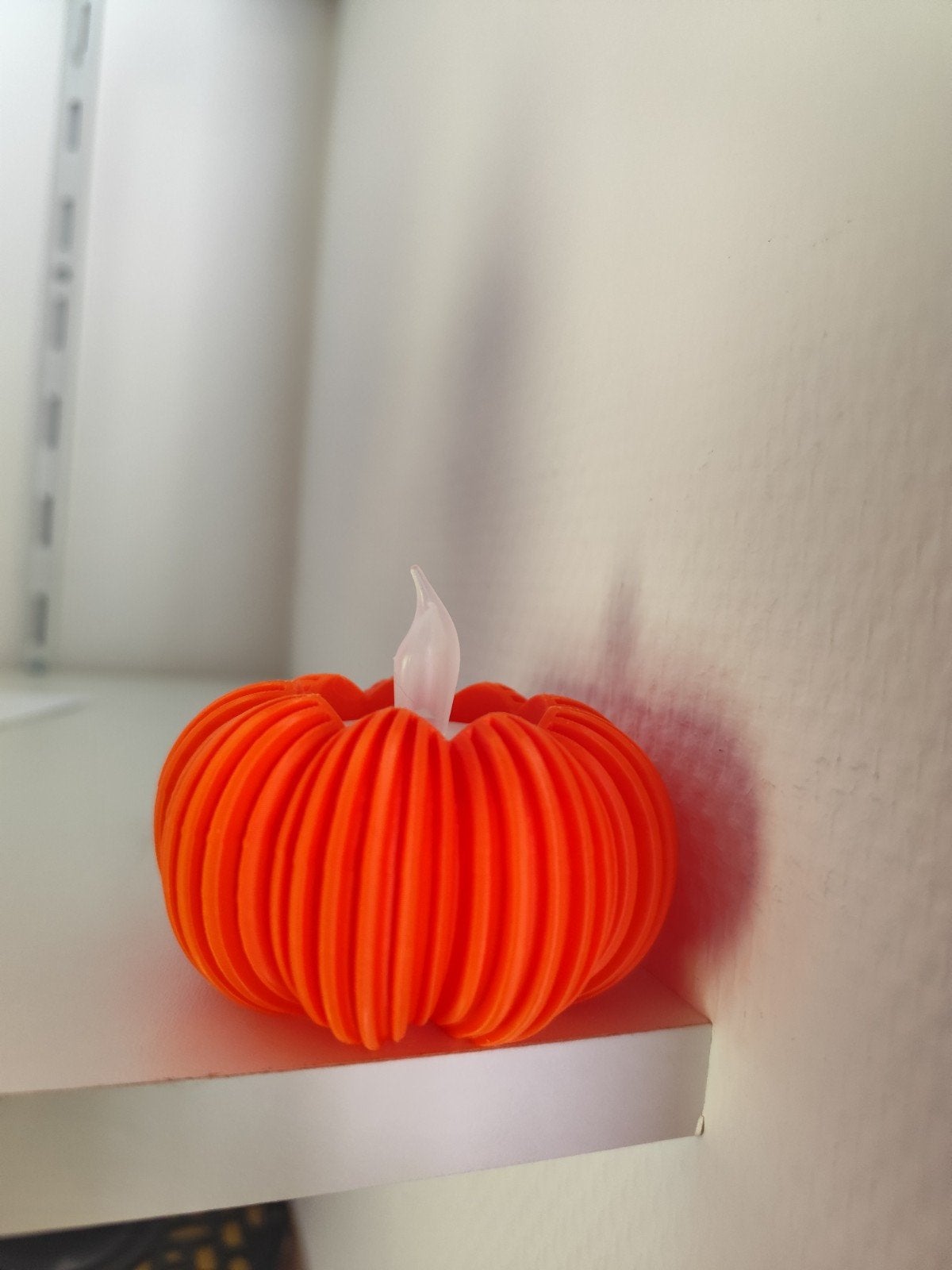 Halloween - pompoen met led lampje, Hobby en Vrije tijd, Feestartikelen, Ophalen of Verzenden, Halloween of Griezel