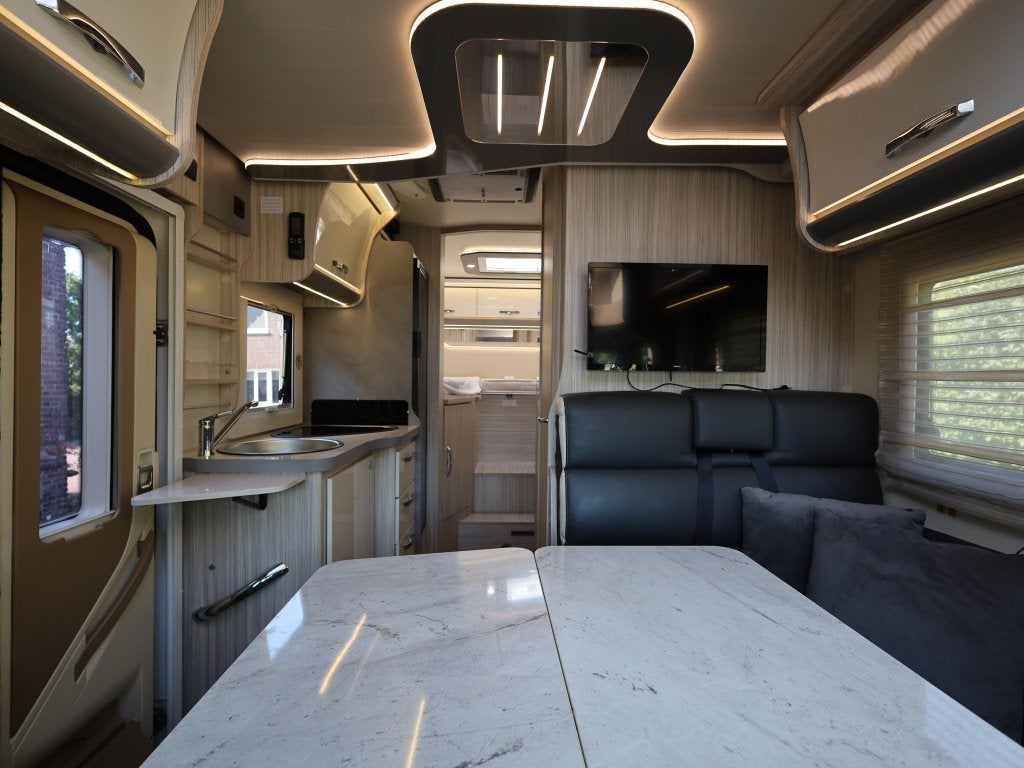 Elnagh T-Loft 529 dakairco en levelsysteem, Caravans en Kamperen, Campers, Luifel, Ringverwarming, Fiat, 6 tot 7 meter