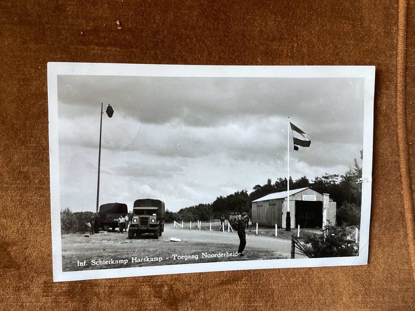 Harskamp.(Gld.) Inf. Schietkamp. Toegang Noorderheide. 1955, Ophalen of Verzenden, 1940 tot 1960, Gelderland