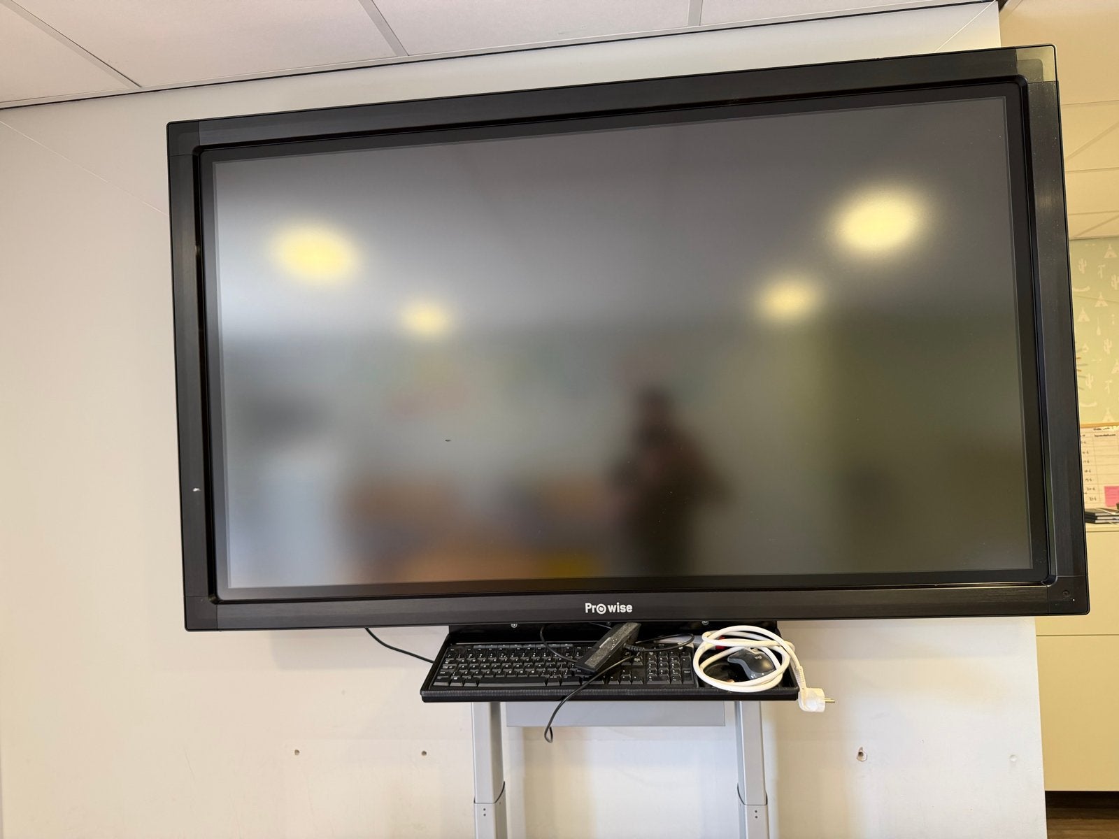 Prowise 65" Multi-touch LED Oplossing - PW-65V02, 50 Hz, 100 cm of meer, Smart TV, Ophalen