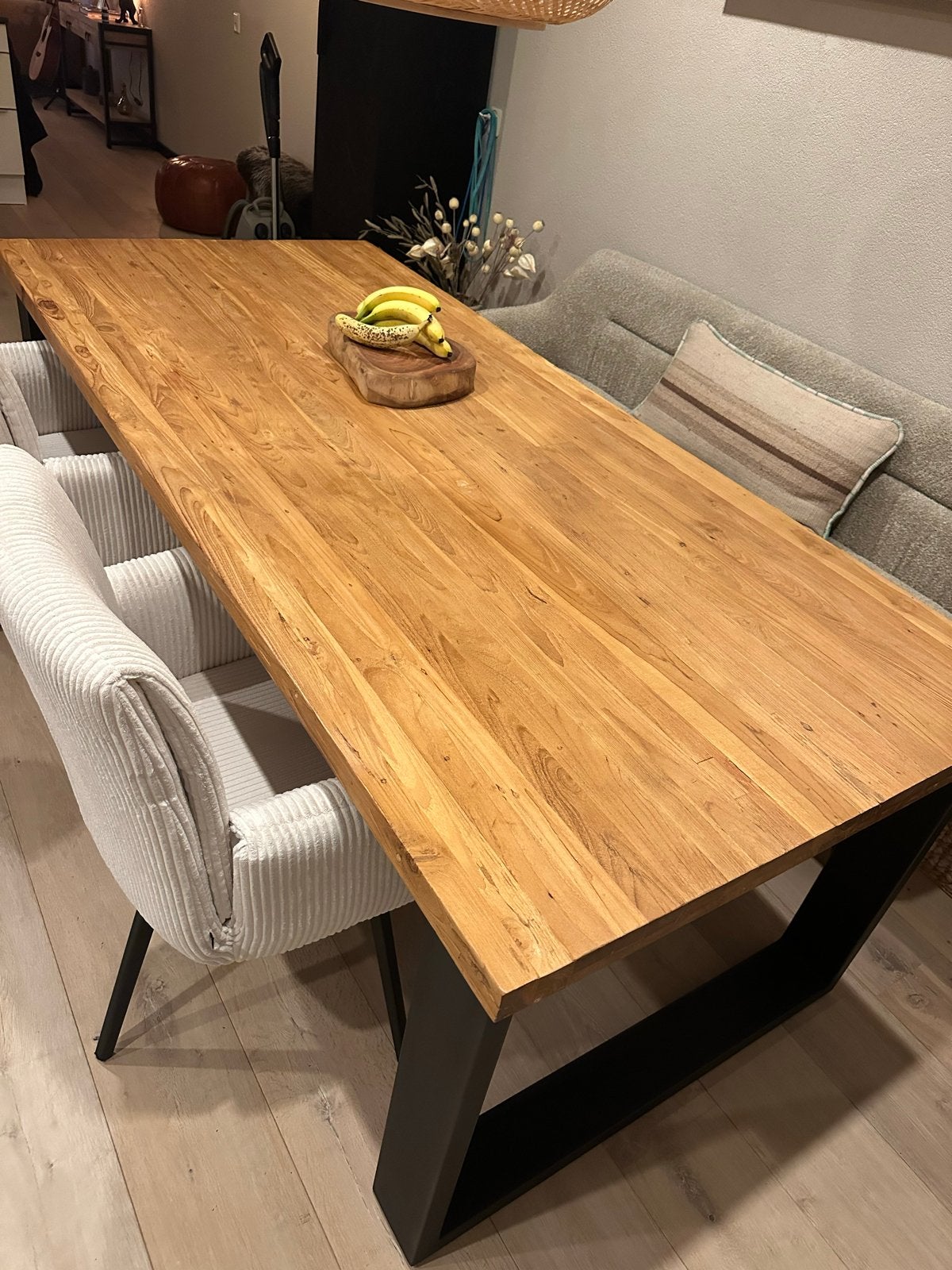Robuuste eettafel van massief hout met metalen onderstel, Ophalen, 200 cm of meer, 50 tot 100 cm, Zo goed als nieuw