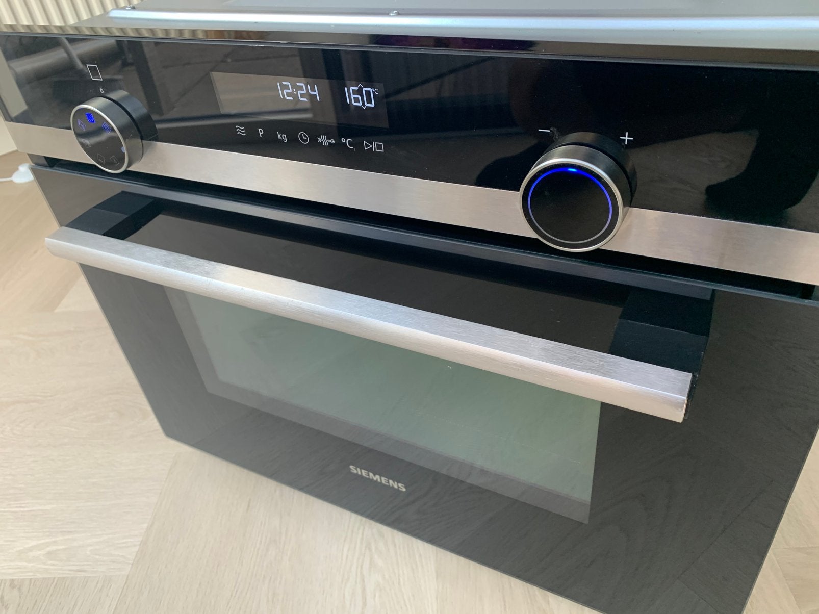 1 JAAR OUDE SIEMENS IQ500 COMBI OVEN EN MAGNETRON, Ophalen, Zo goed als nieuw, Draaiplateau