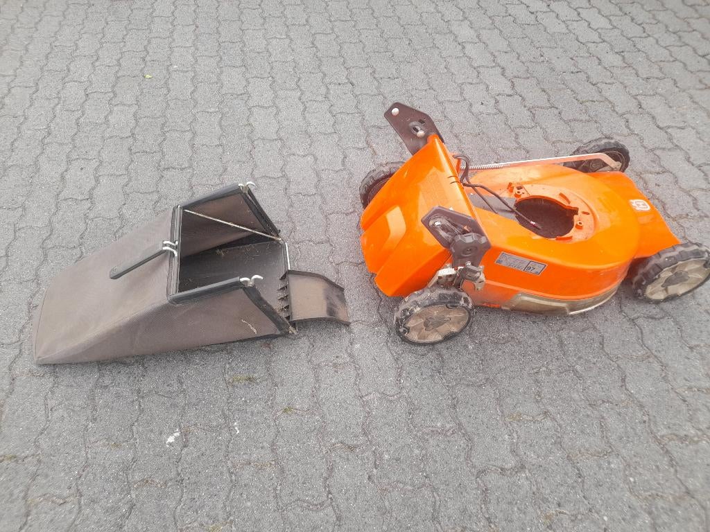 Grasmaaier Husqvarna voor onderdelen maaidek opvangzak, Tuin en Terras, Grasmaaiers, Ophalen, Gebruikt, 50 cm of meer, Opvangzak