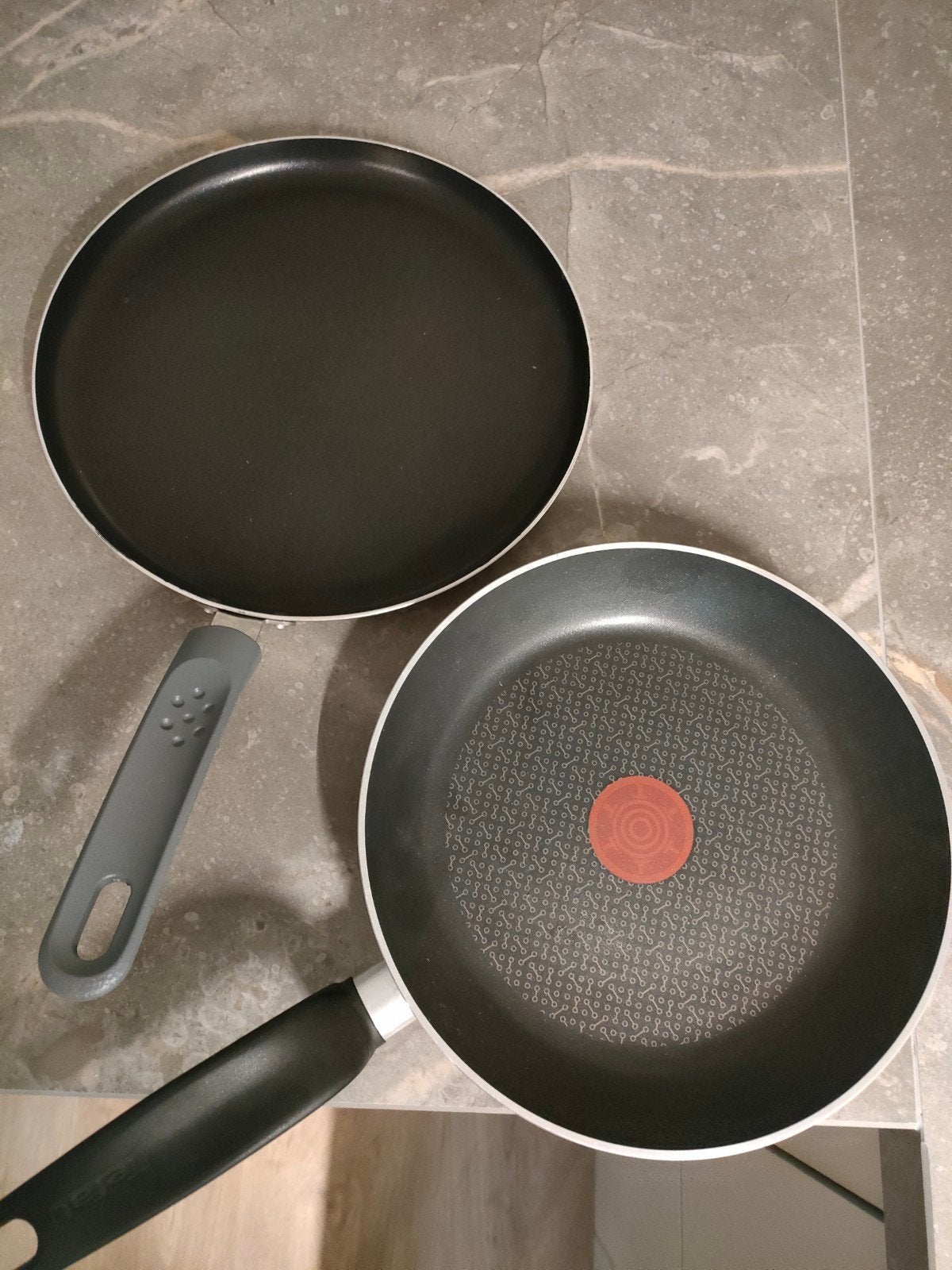 Tefal Pannenkoekenpan 26 cm en Koekenpan 24 cm - Nieuw, Pannenkoekenpan, Tefal, Antiaanbaklaag, Nieuw